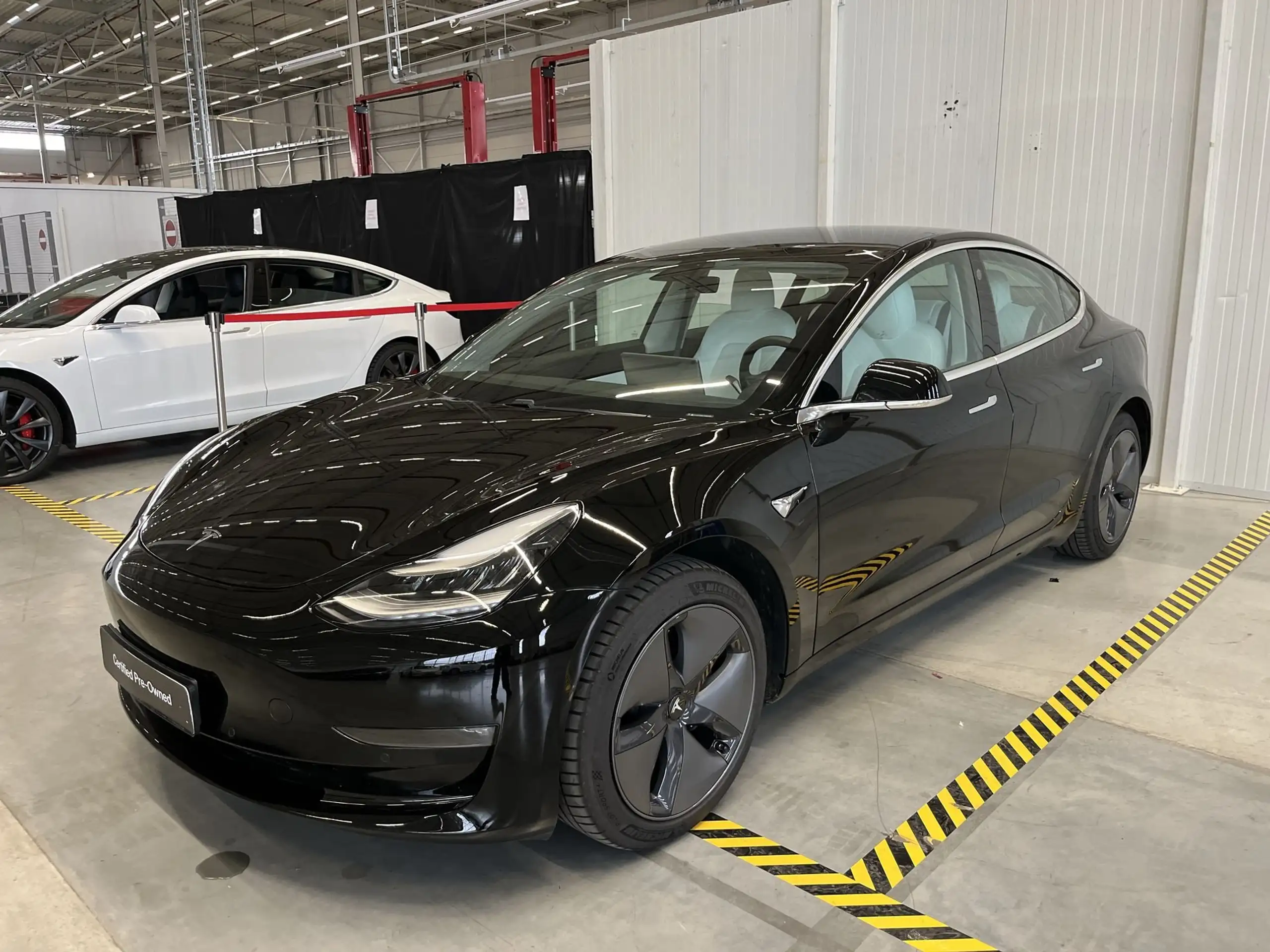 Tesla - Model 3