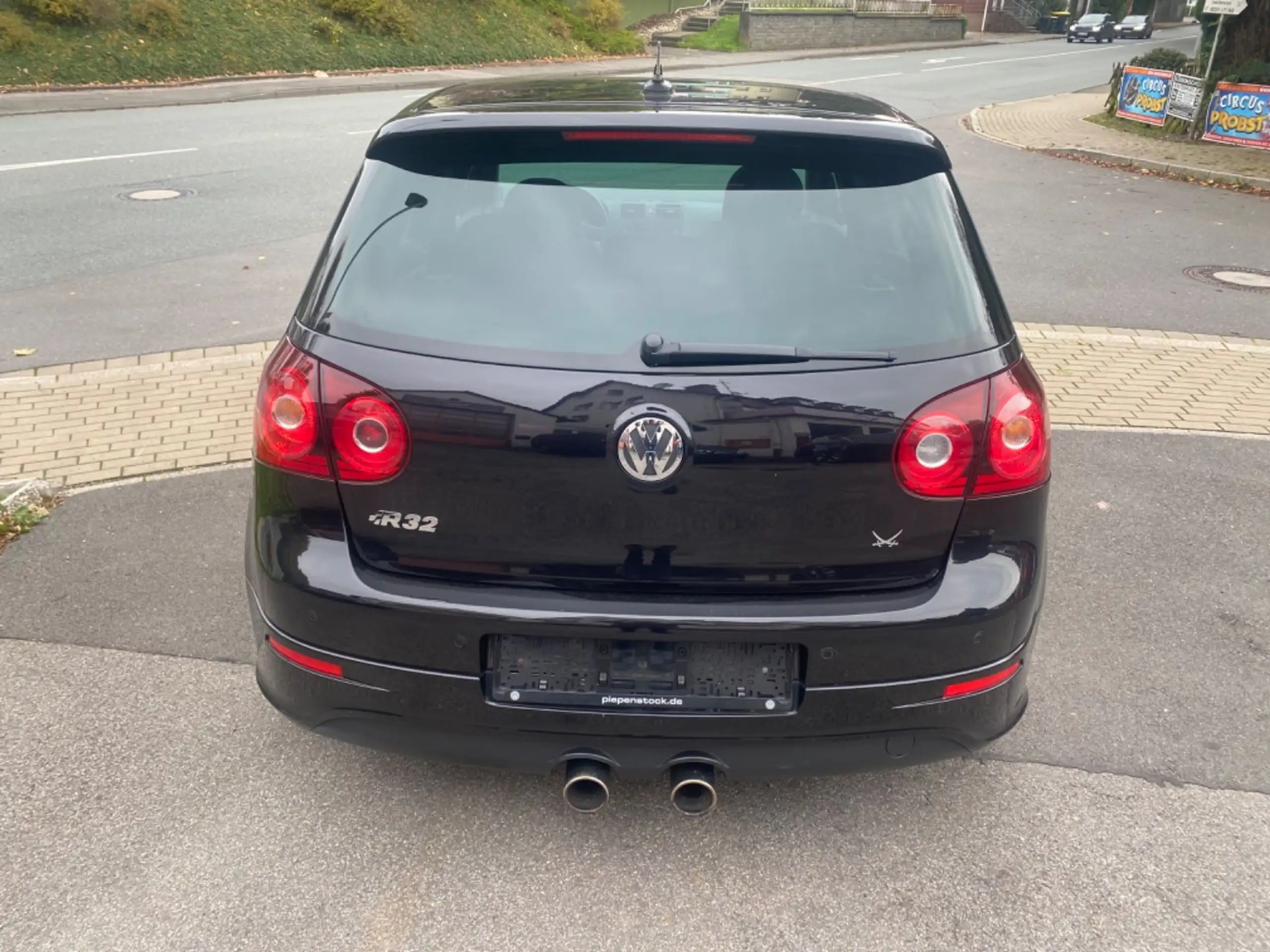 Volkswagen - Golf