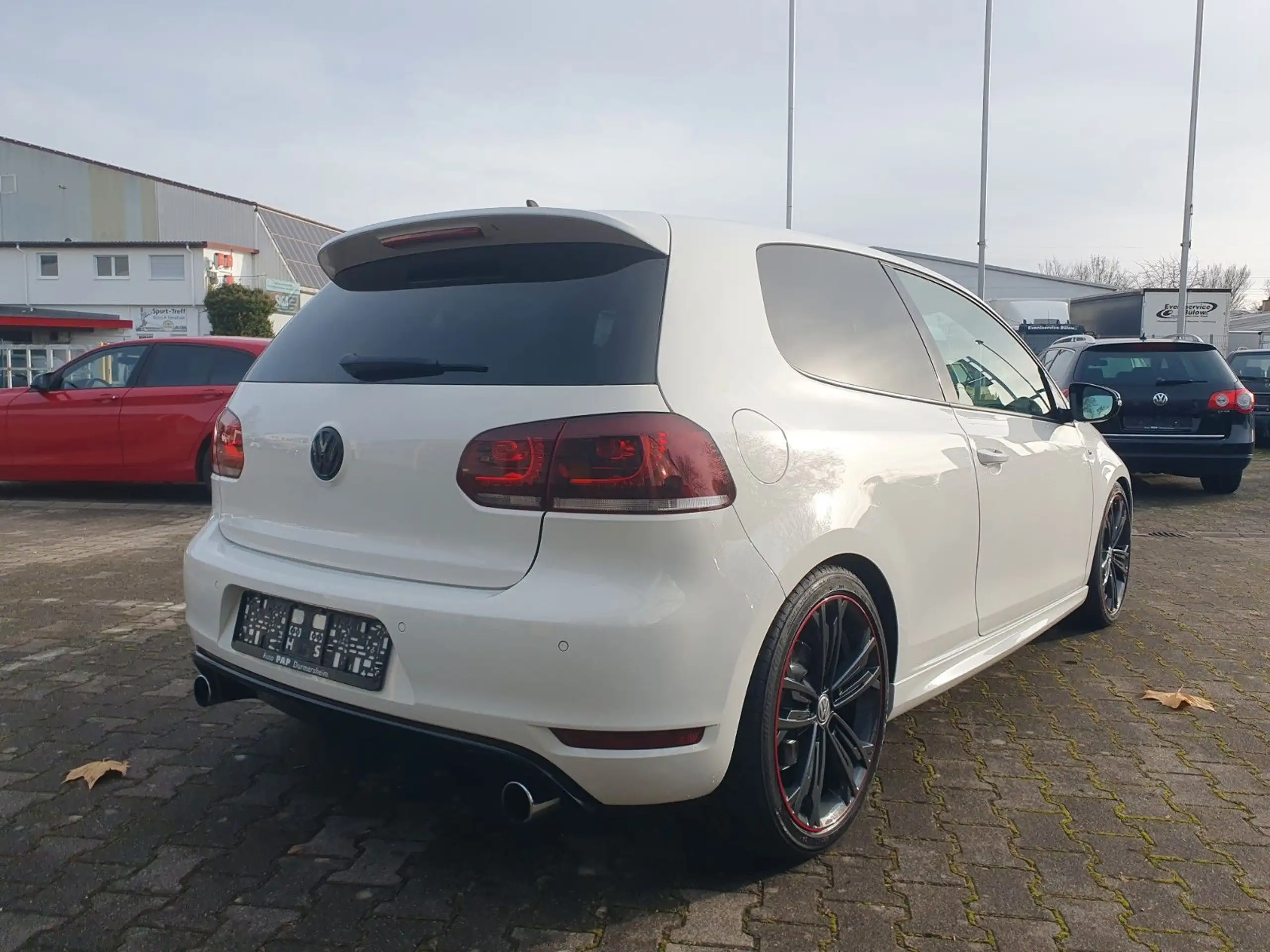 Volkswagen - Golf