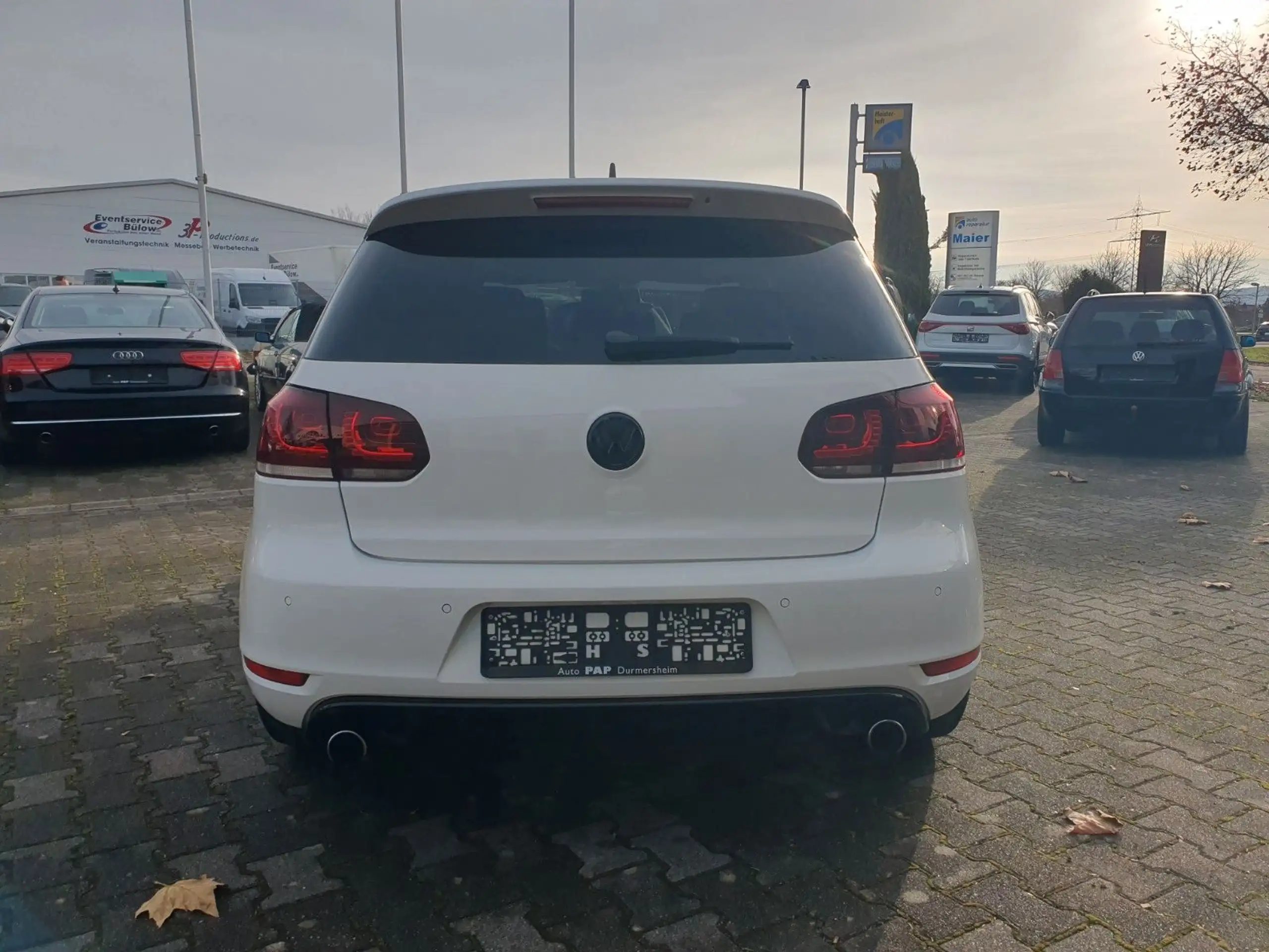 Volkswagen - Golf