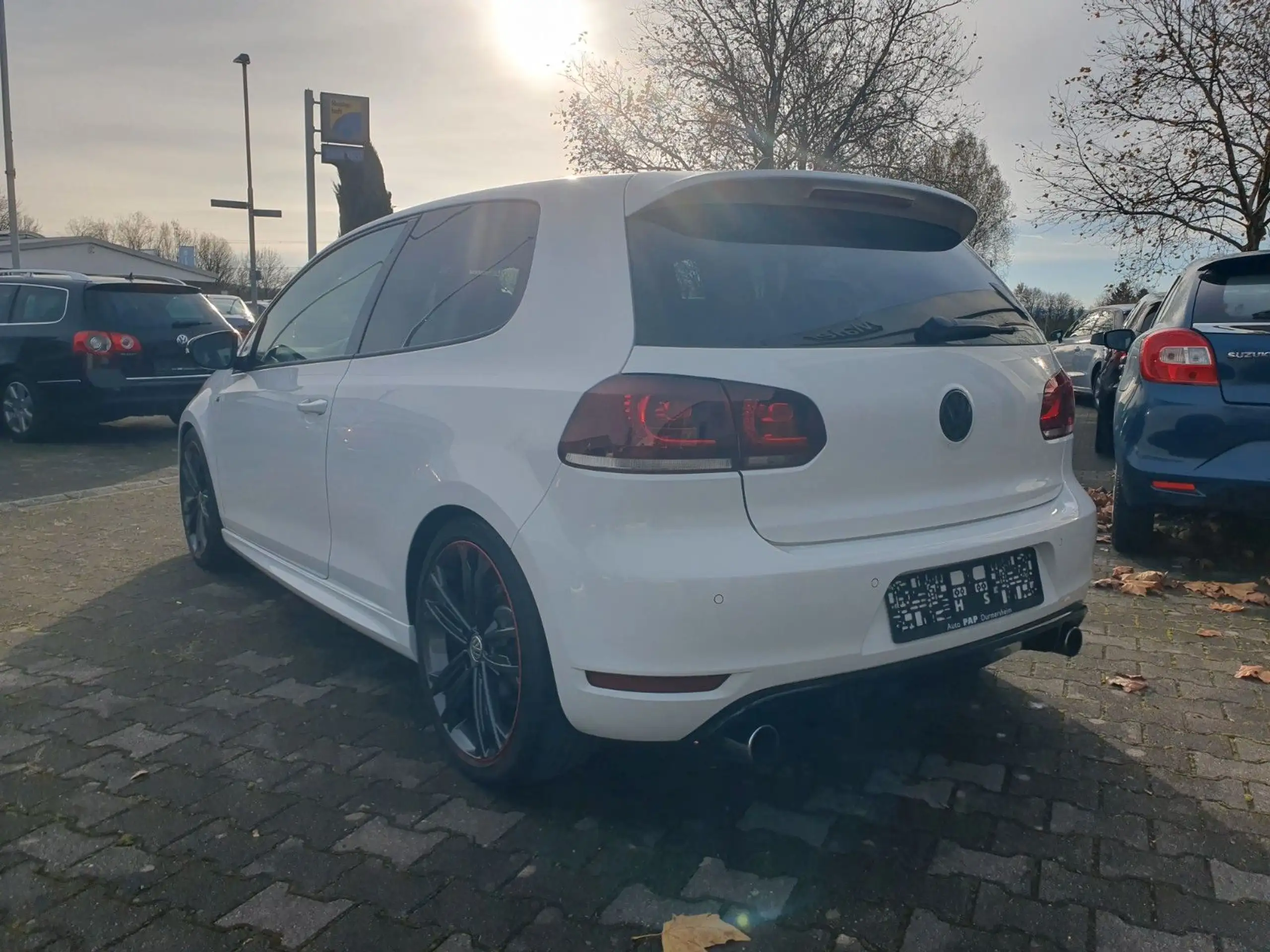 Volkswagen - Golf