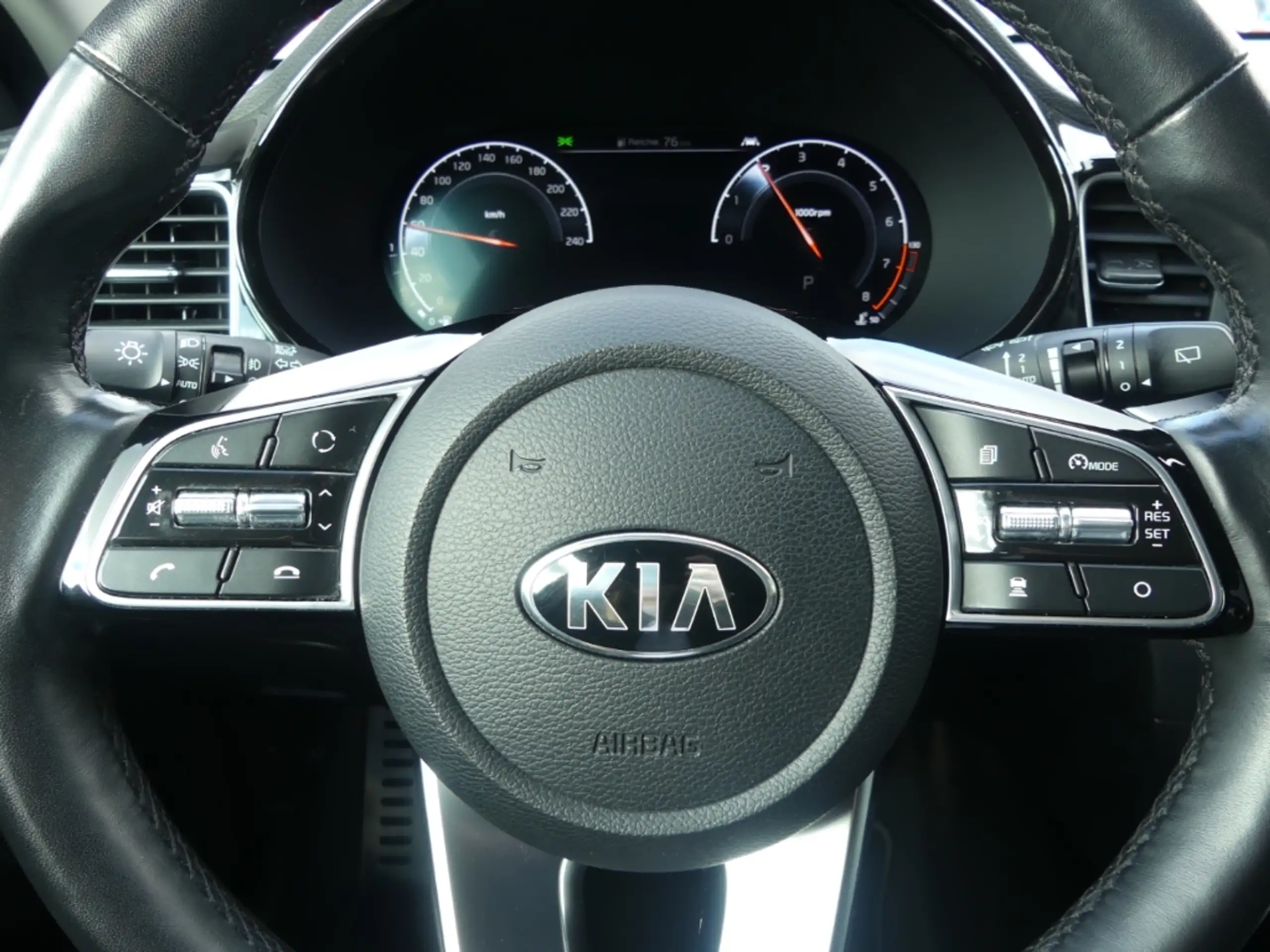 Kia - XCeed