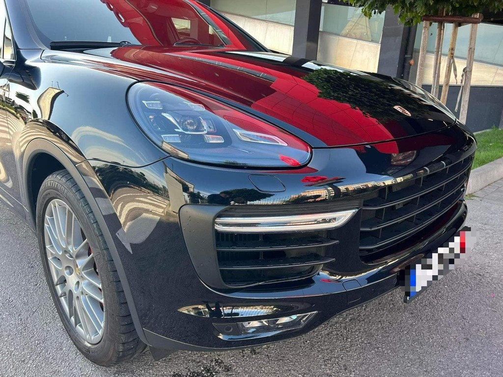 Porsche - Cayenne