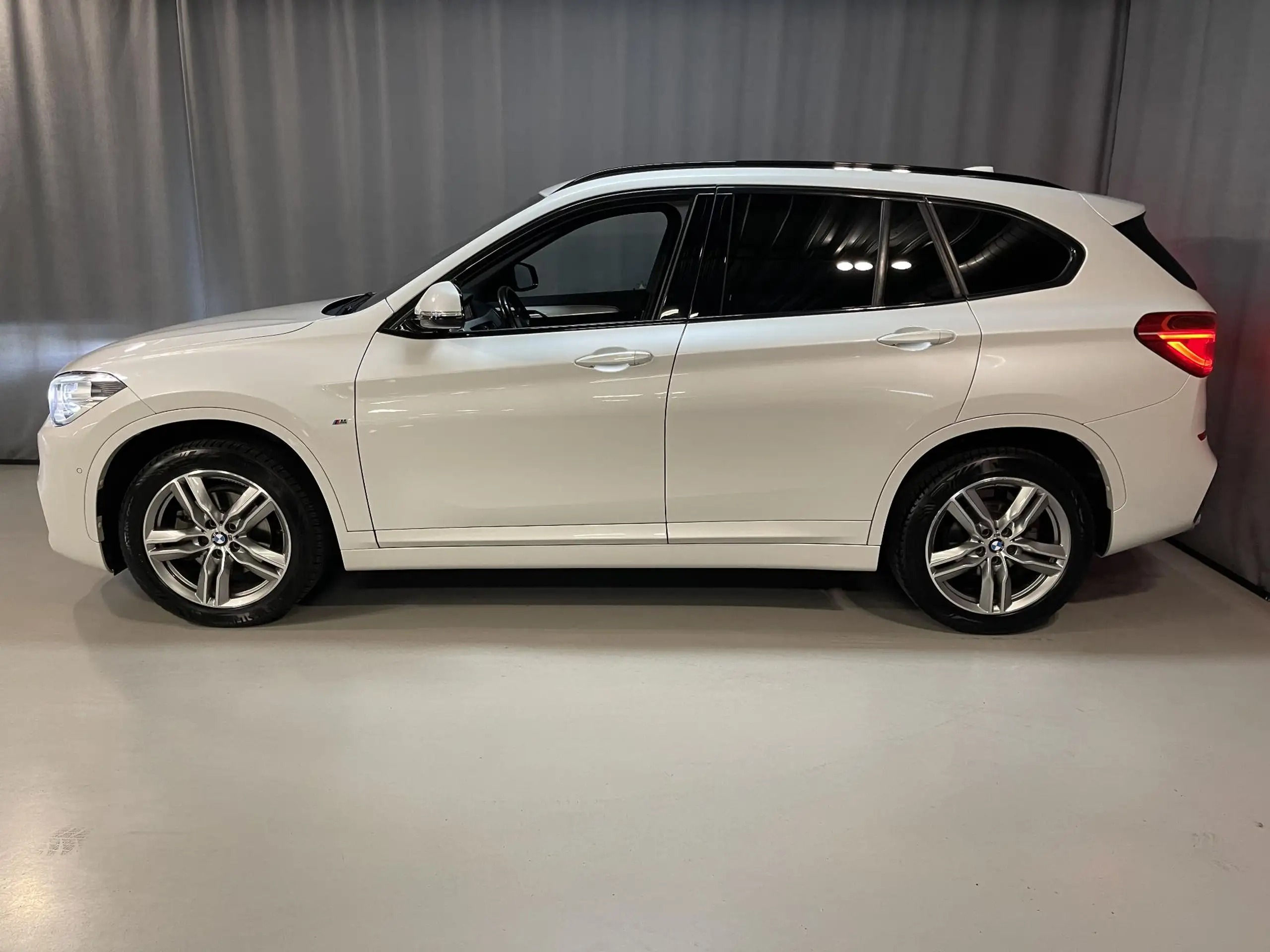 BMW - X1