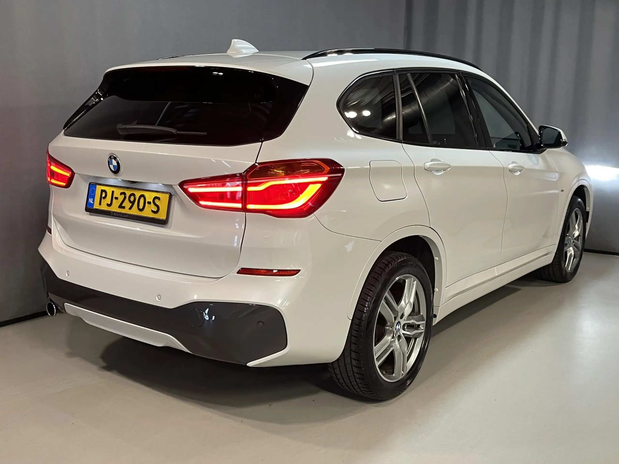 BMW - X1