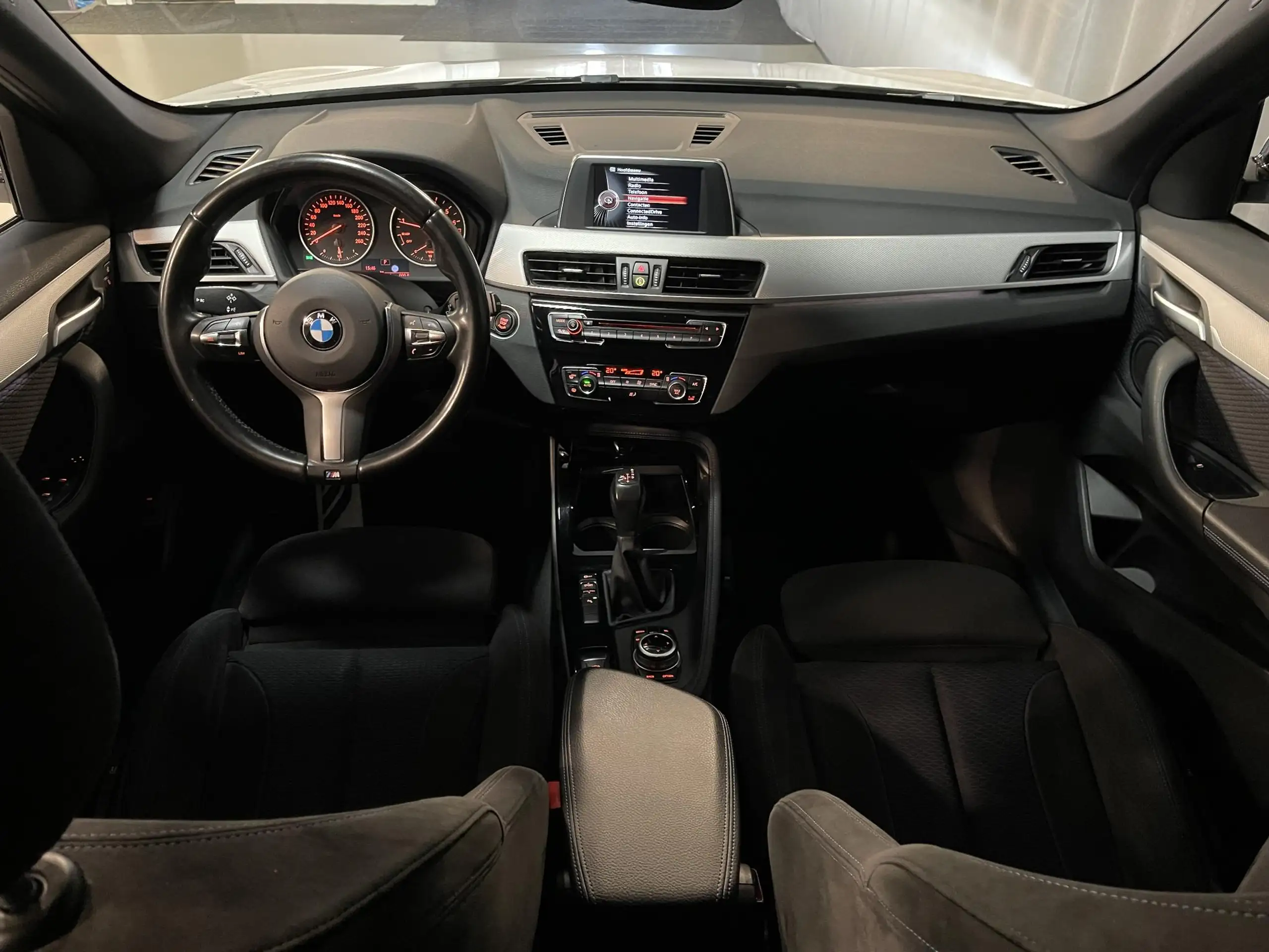 BMW - X1