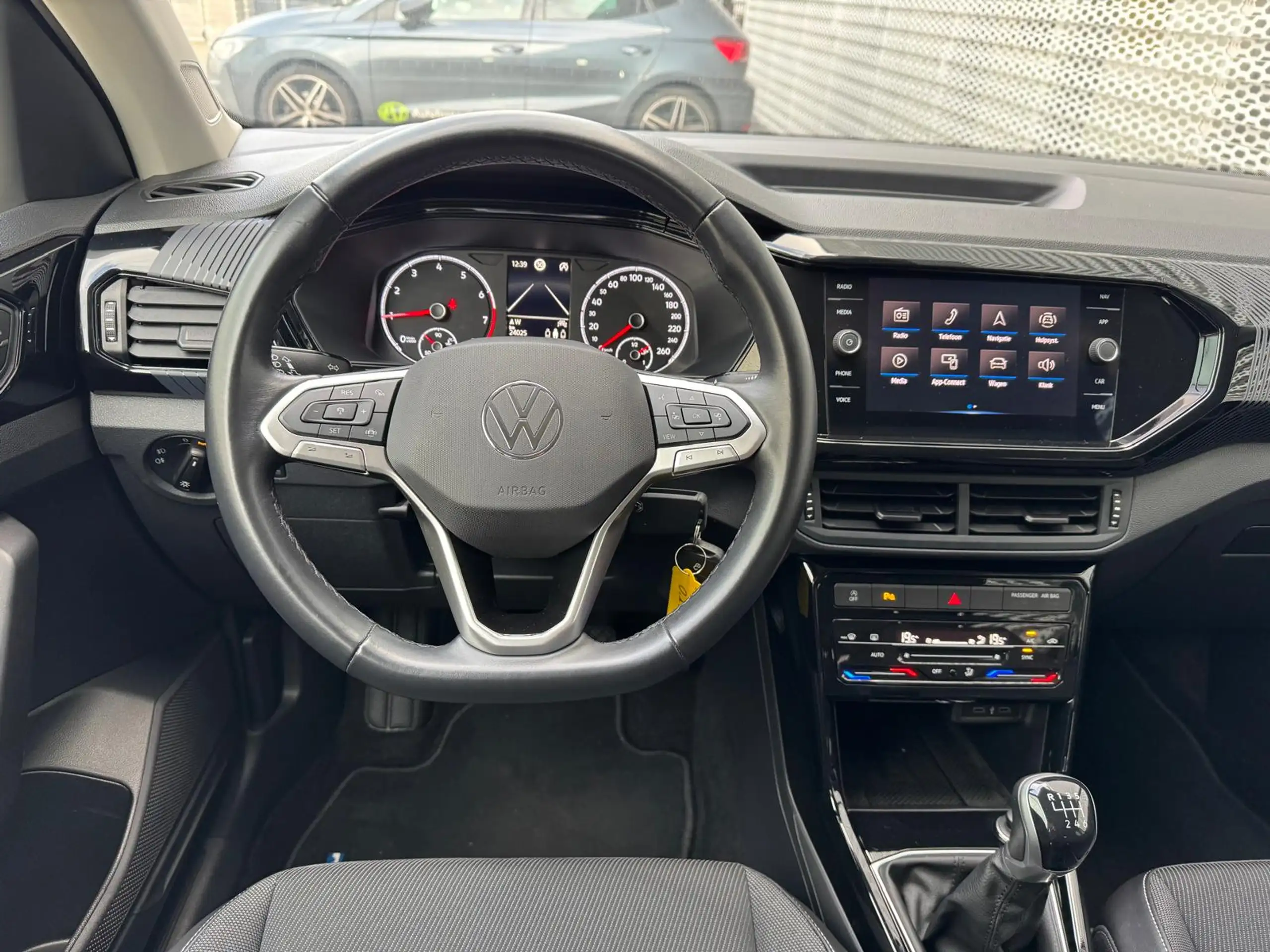 Volkswagen - T-Cross