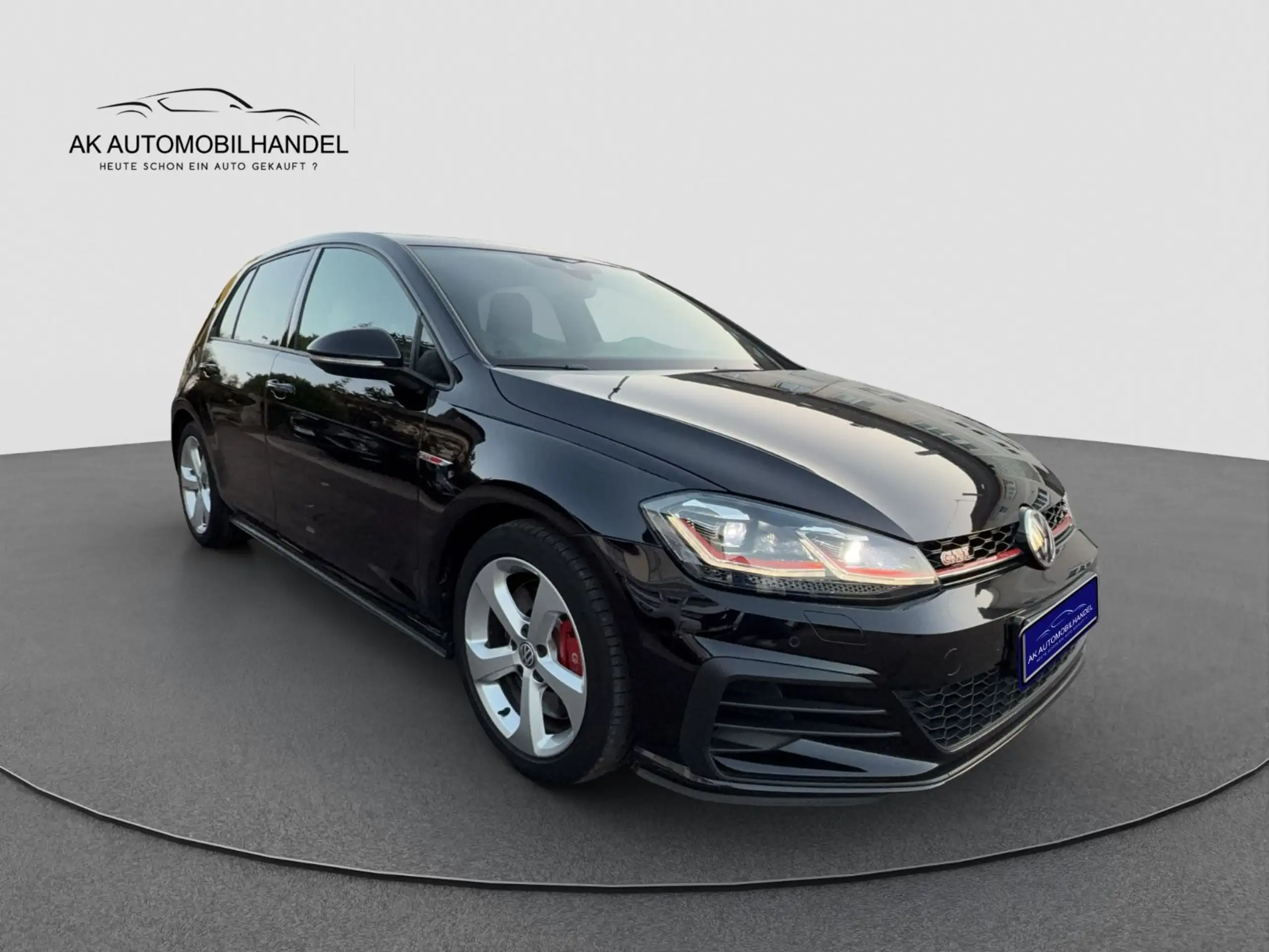 Volkswagen - Golf