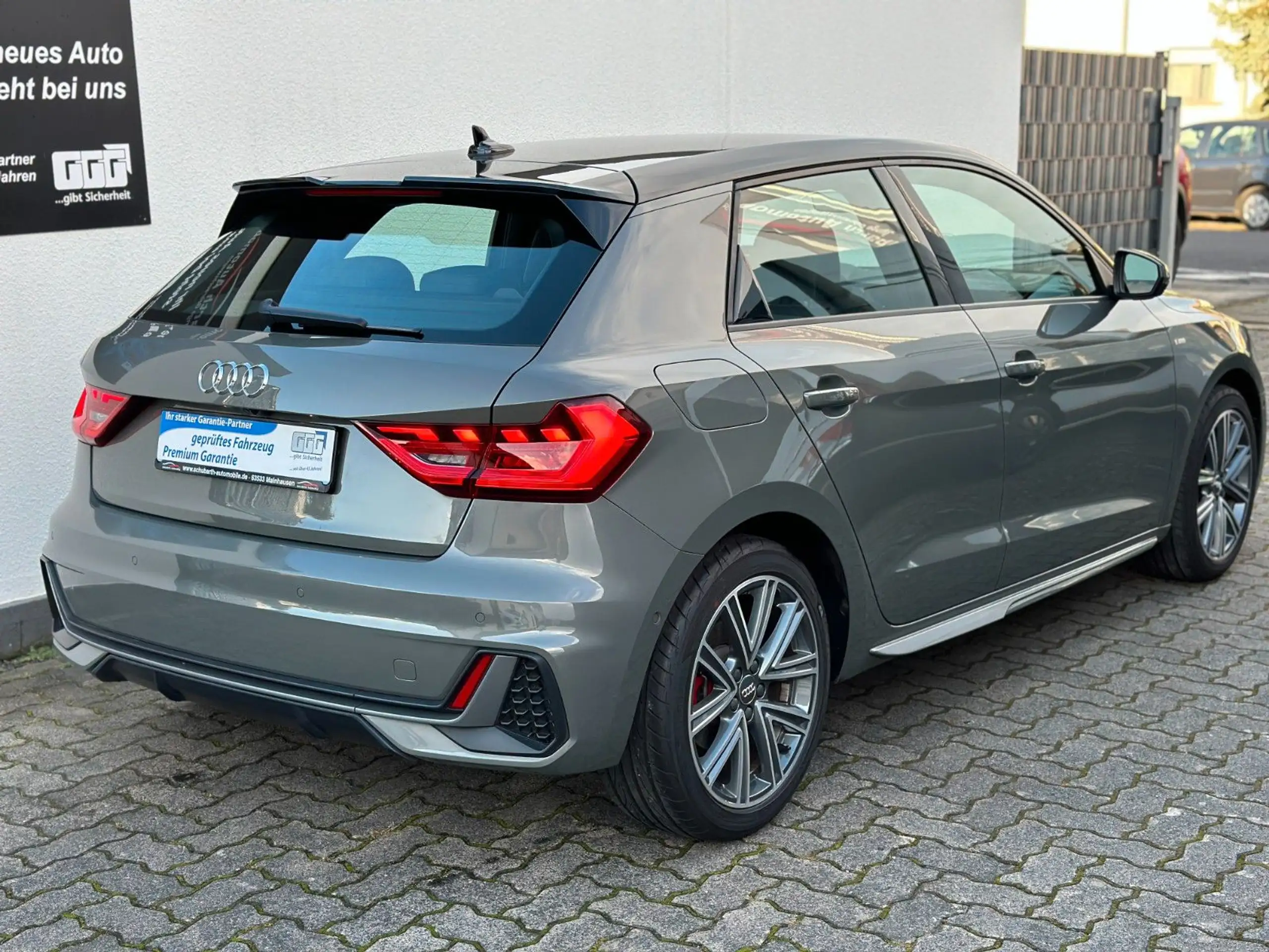 Audi - A1