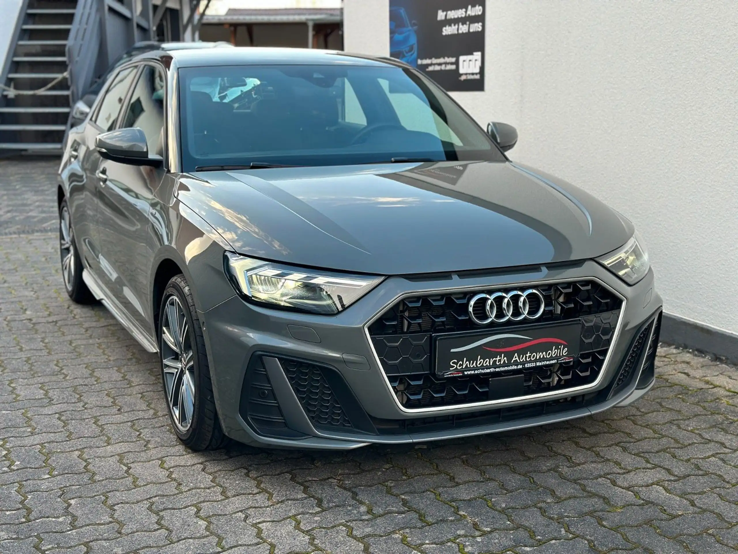 Audi - A1