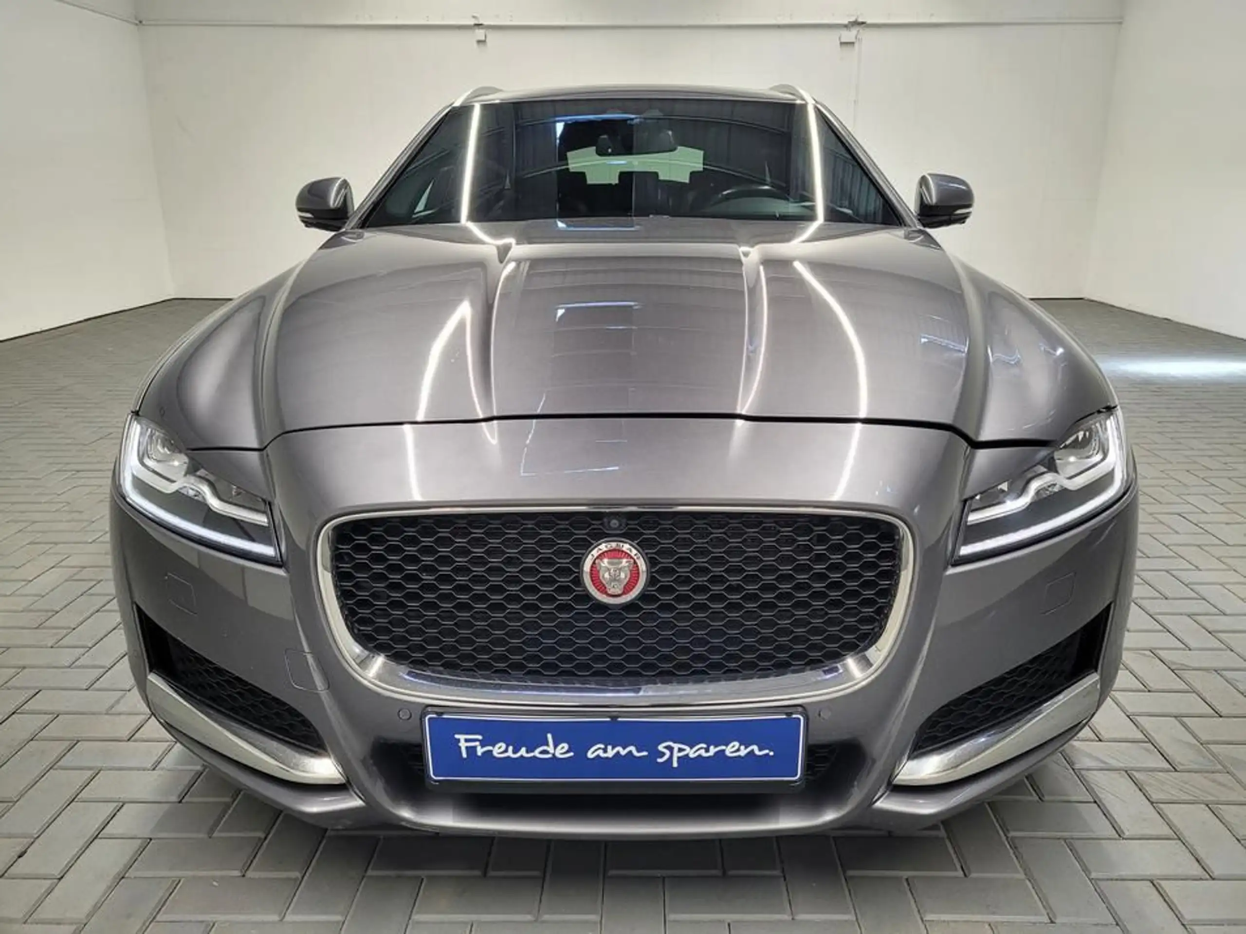 Jaguar - XF