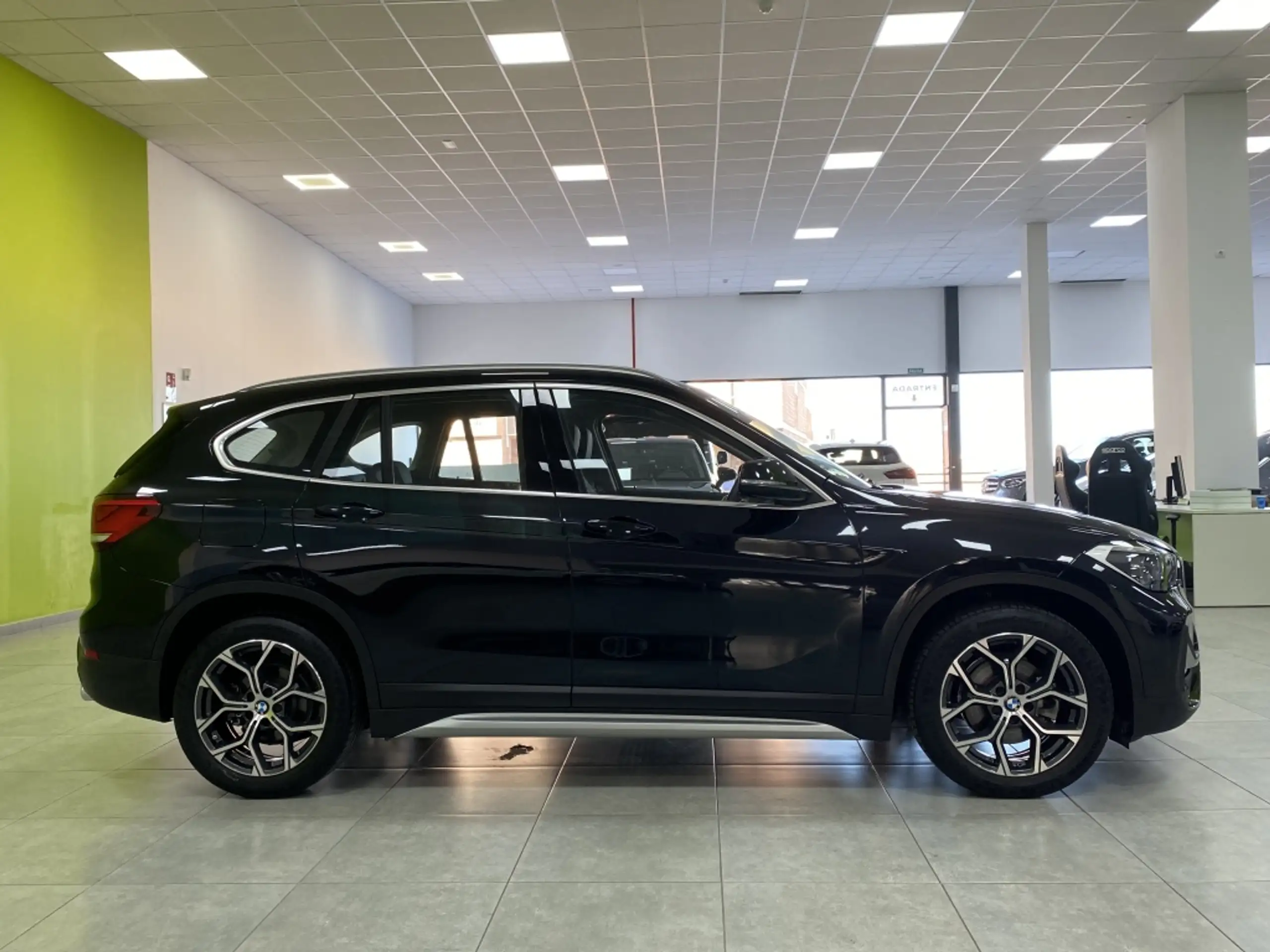 BMW - X1