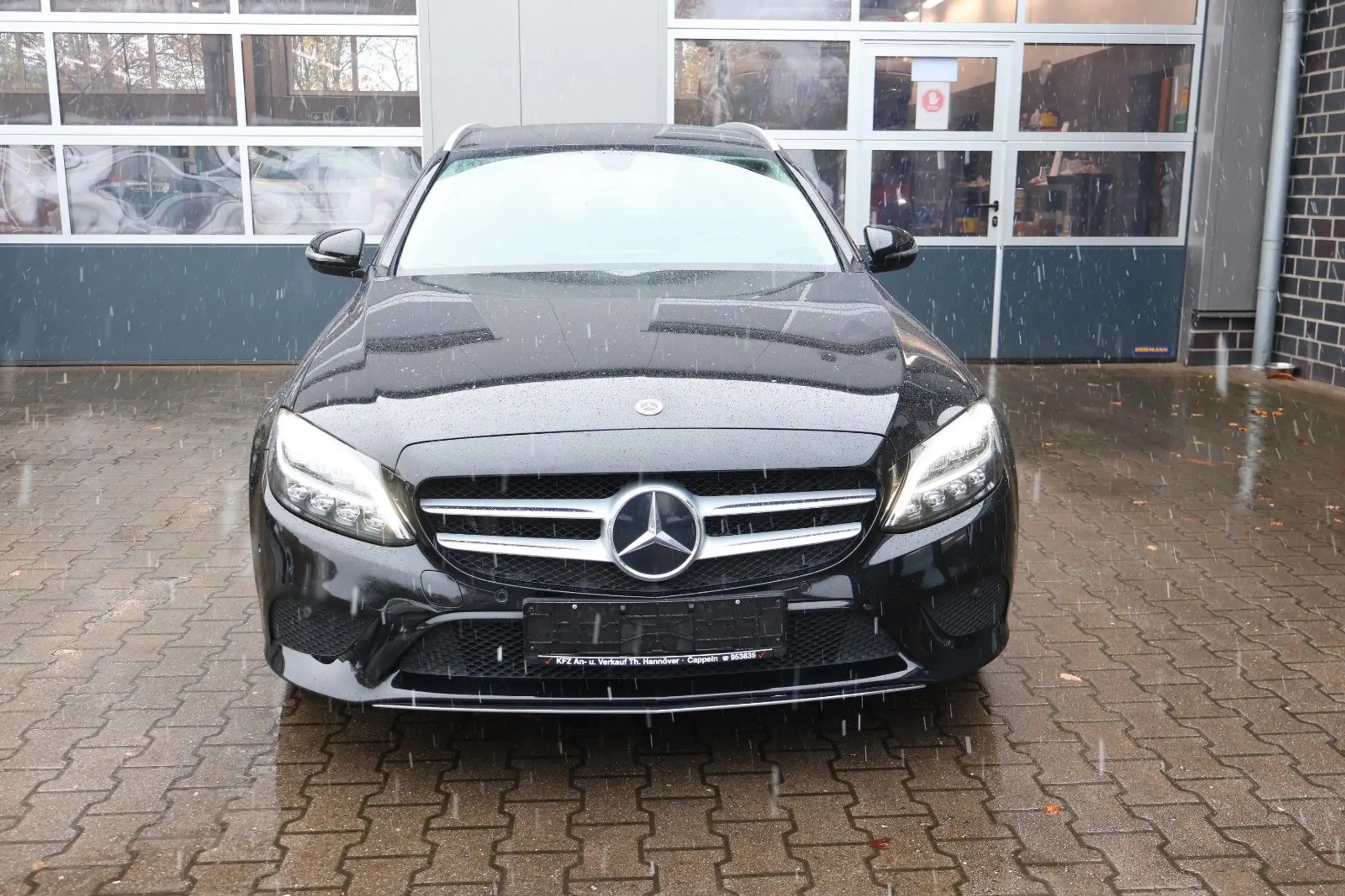 Mercedes-Benz - C 220