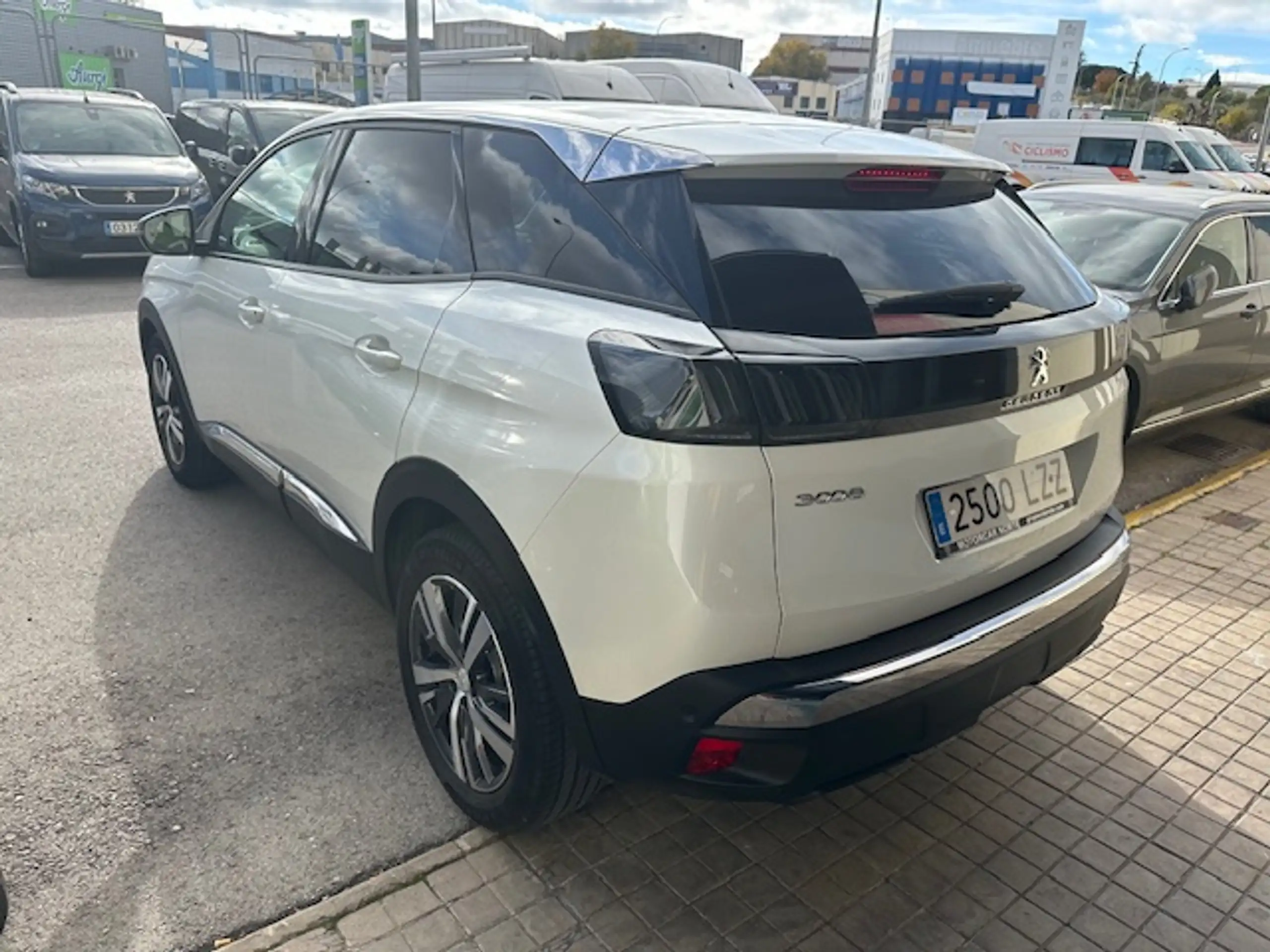 Peugeot - 3008