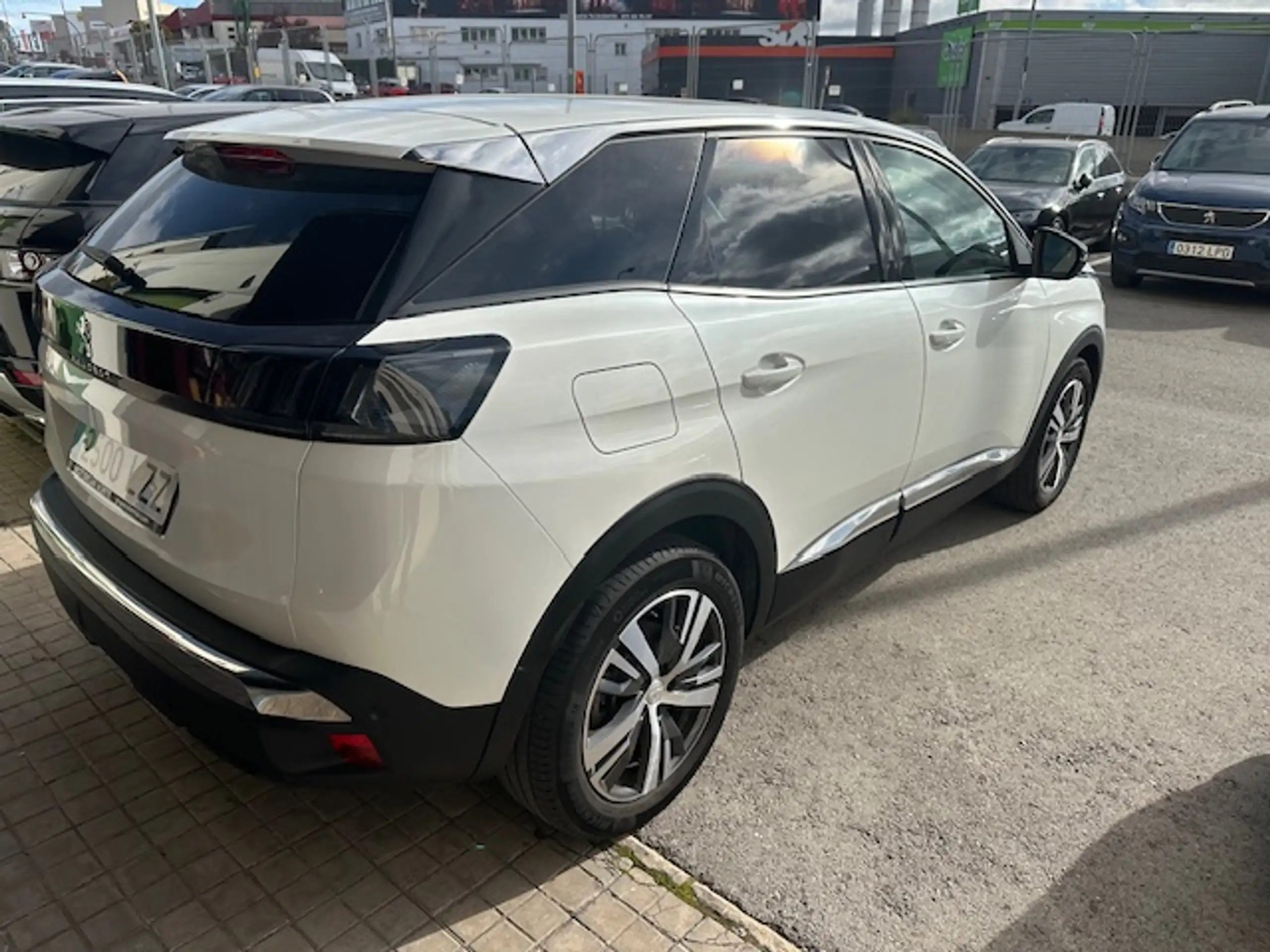 Peugeot - 3008