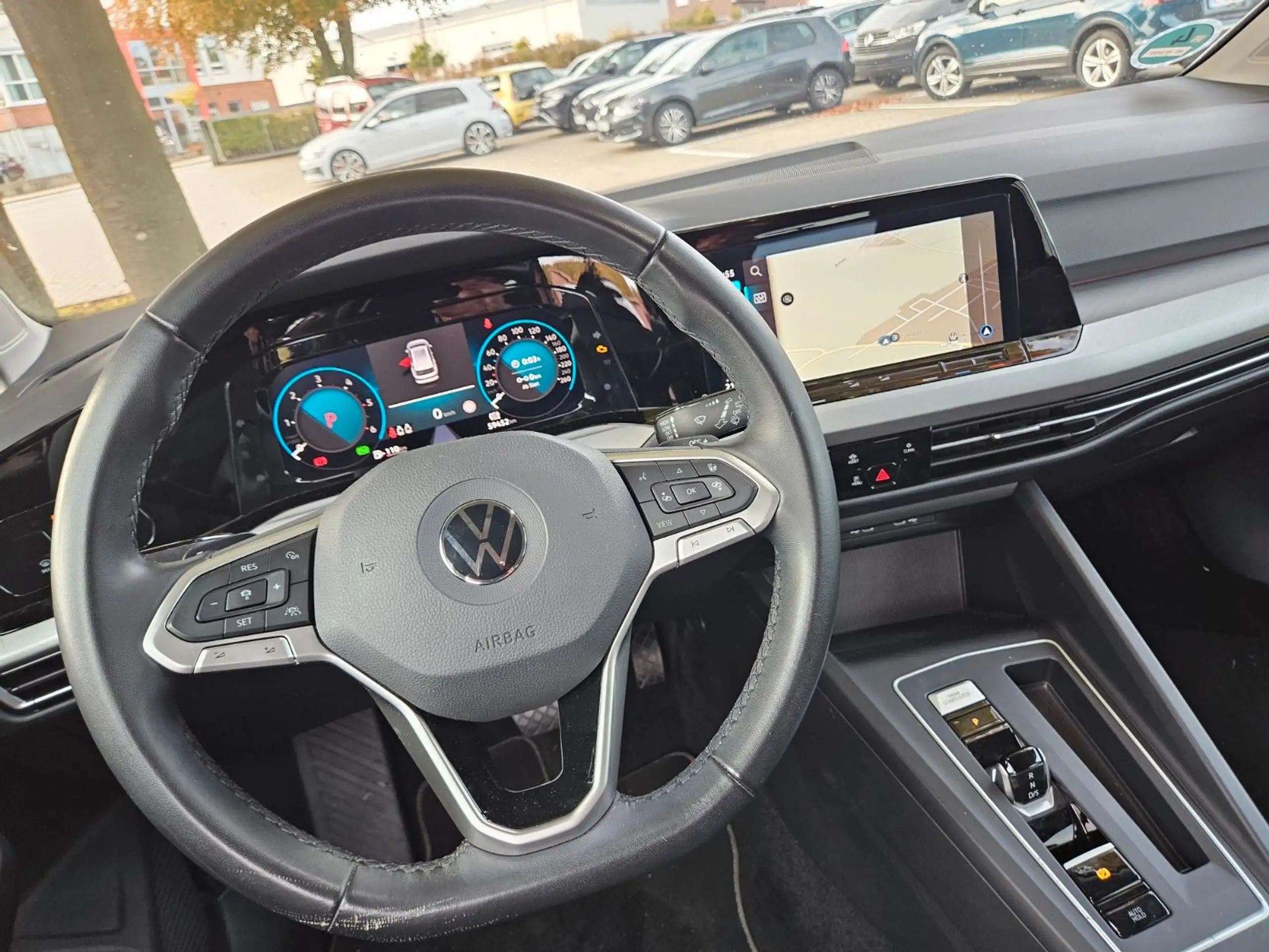 Volkswagen - Golf