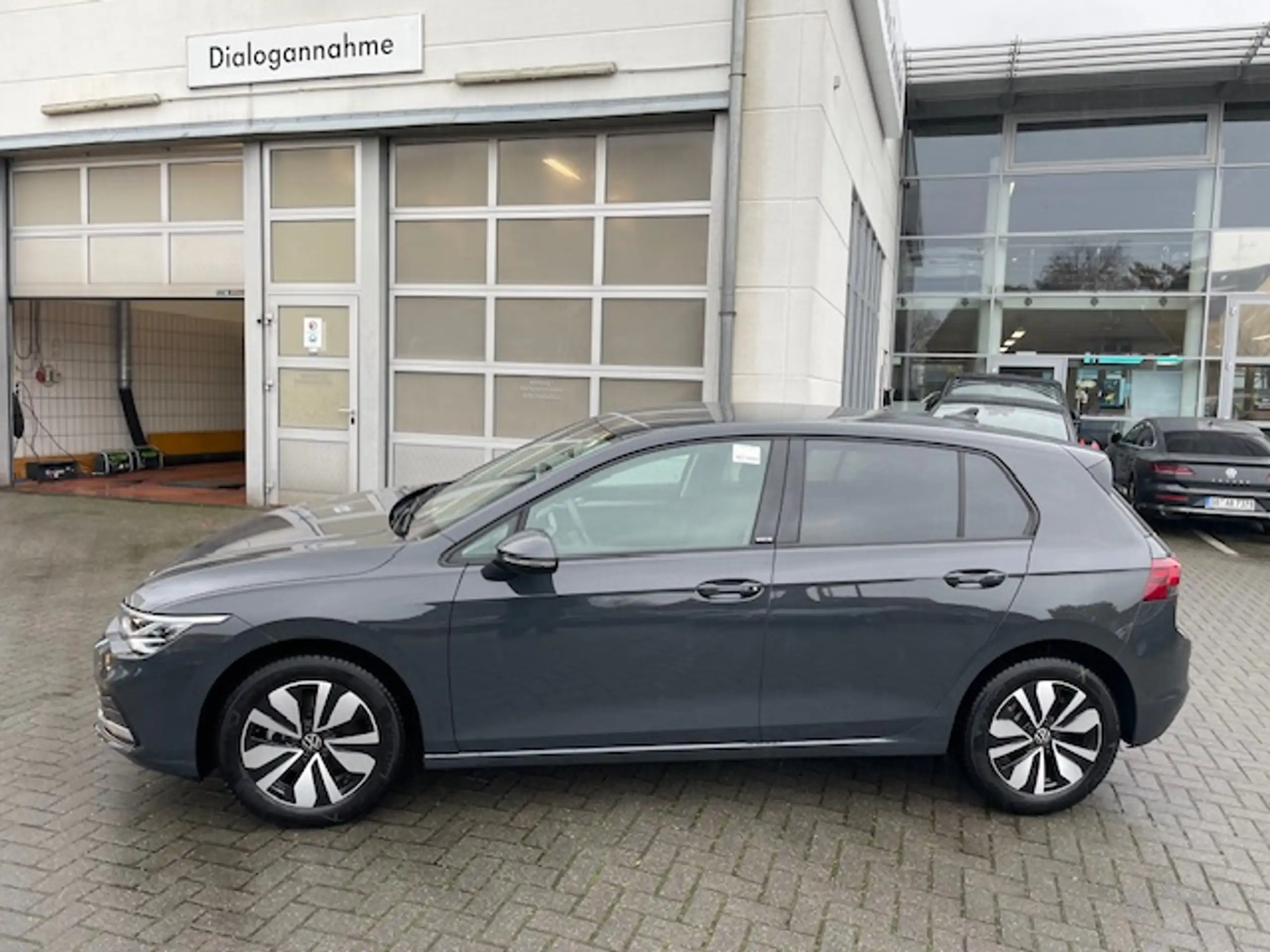 Volkswagen - Golf