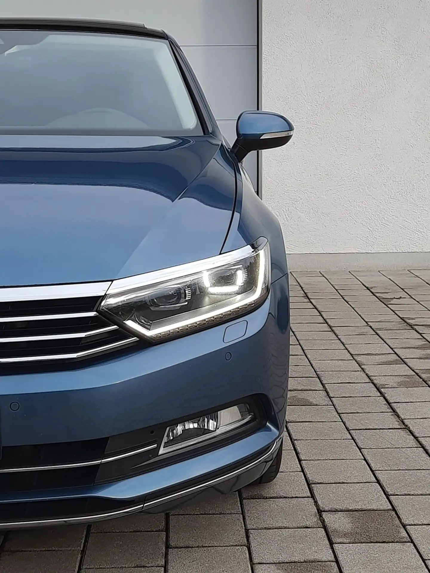 Volkswagen - Passat