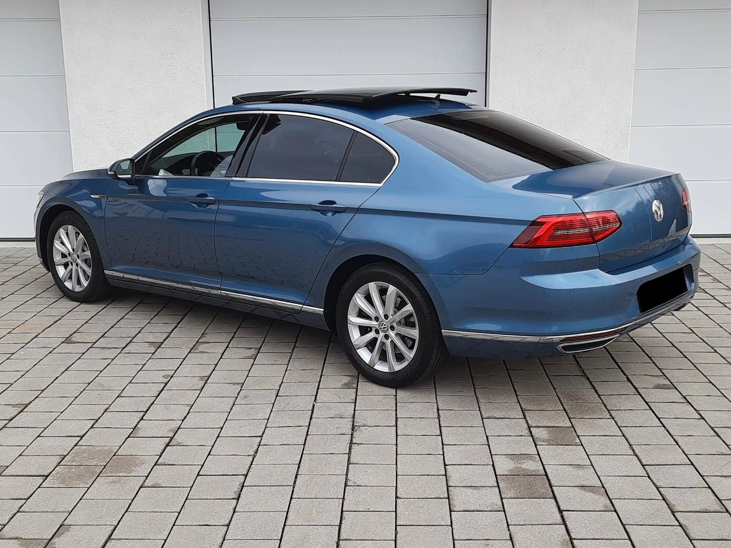 Volkswagen - Passat