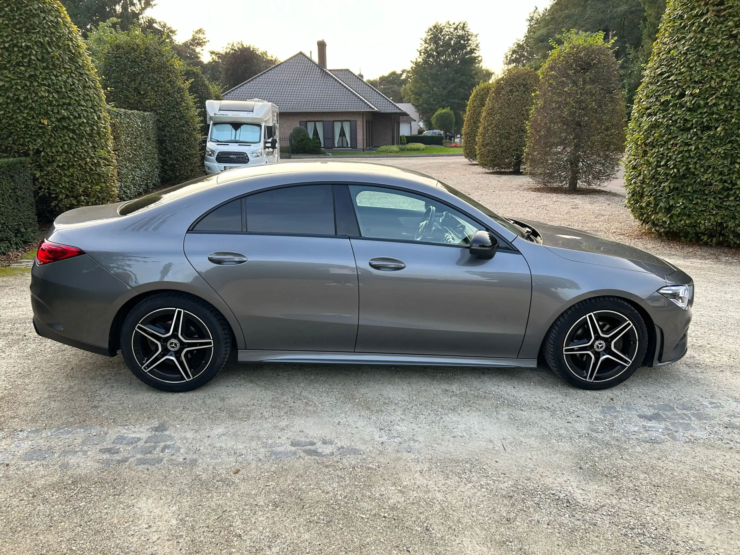 Mercedes-Benz - CLA 180