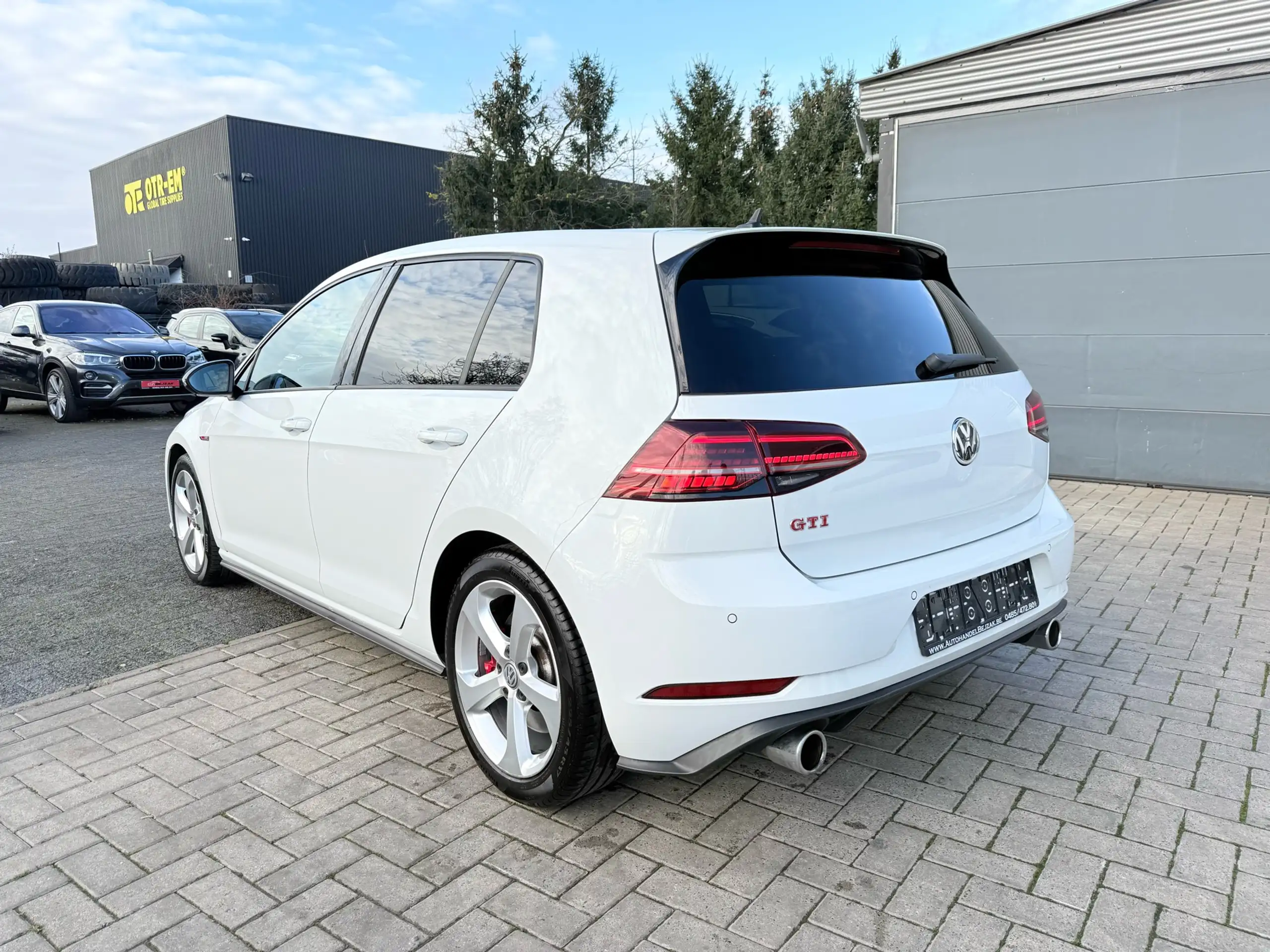 Volkswagen - Golf GTI