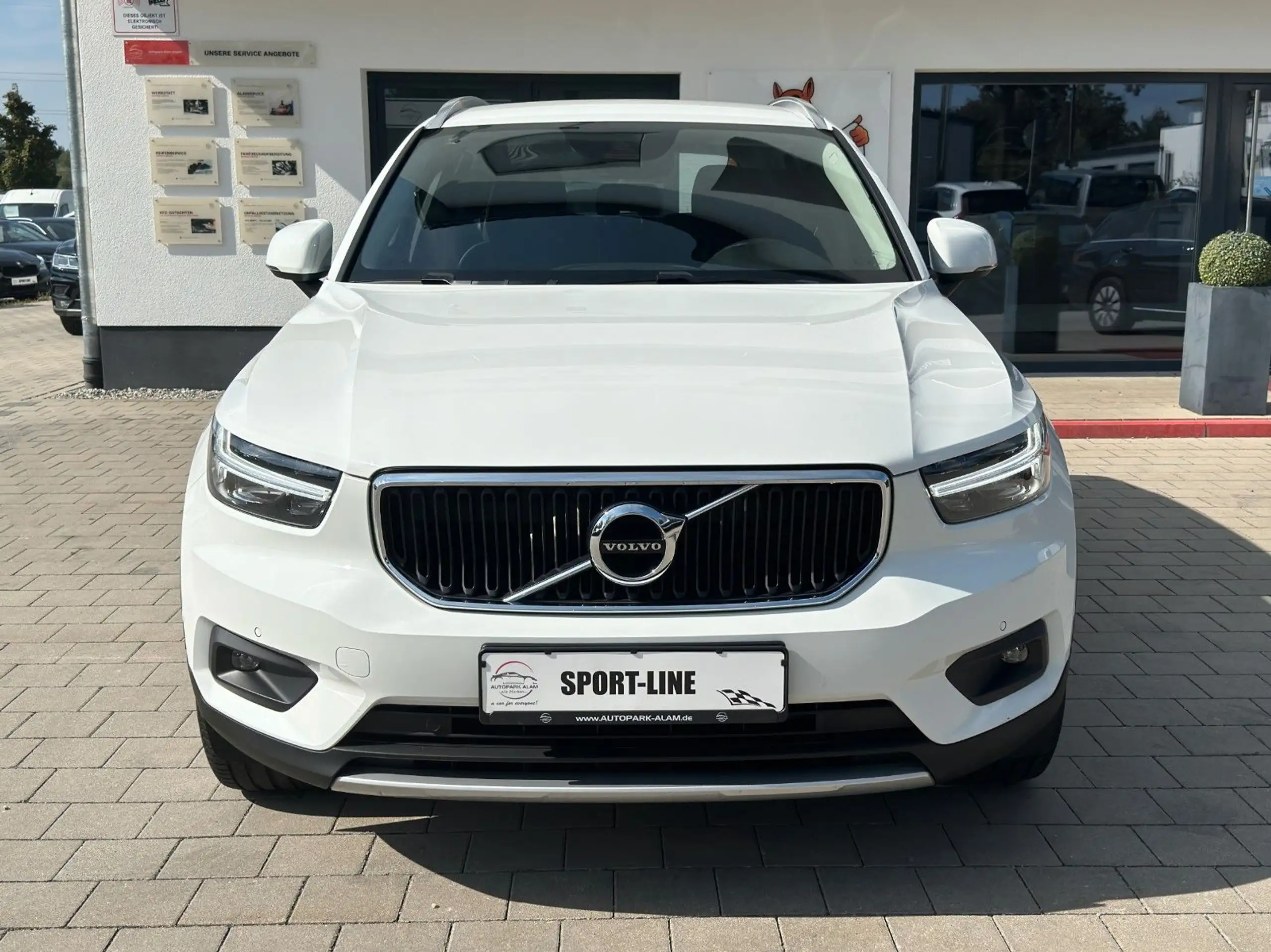 Volvo - XC40