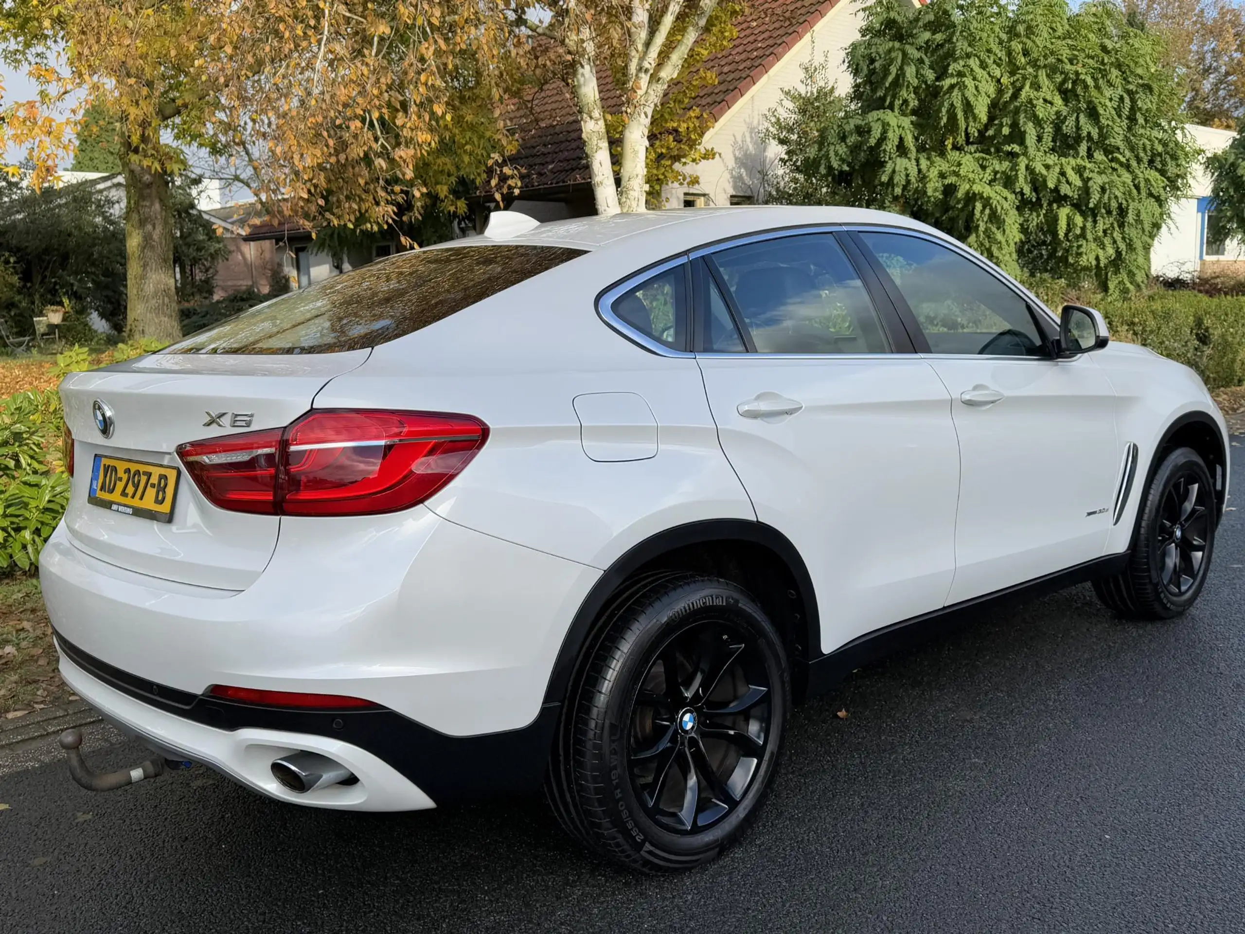 BMW - X6