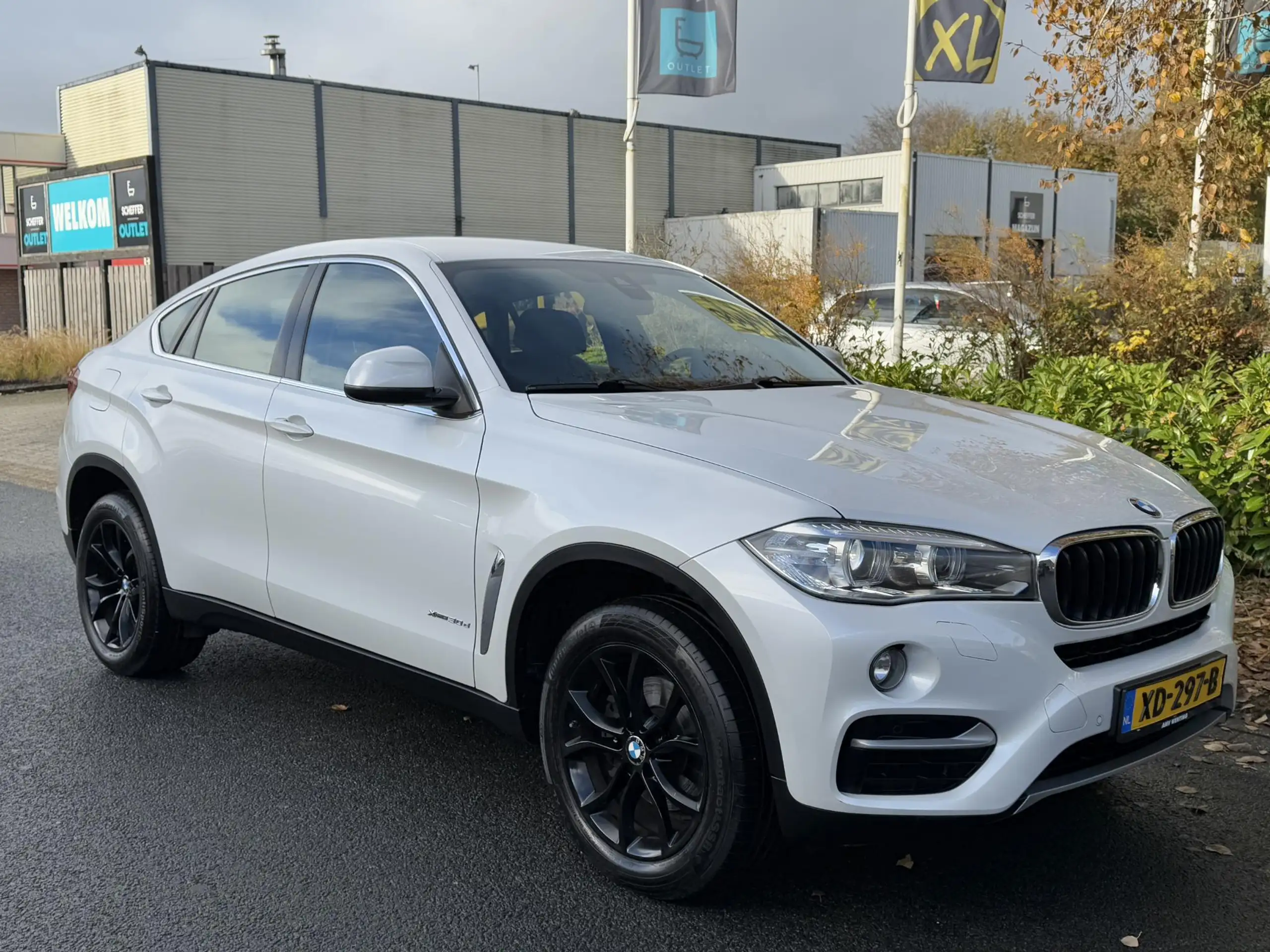 BMW - X6