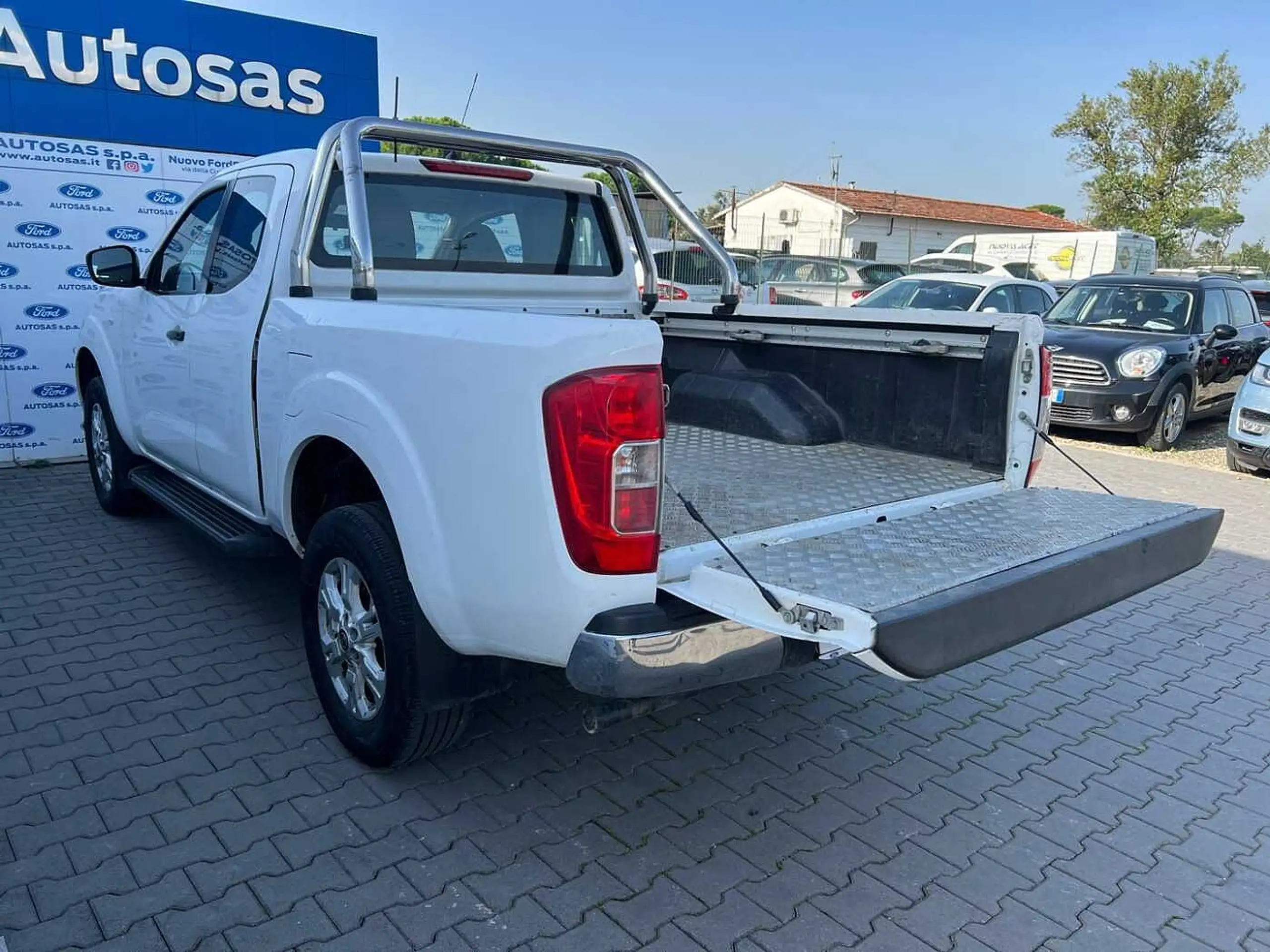 Nissan - Navara