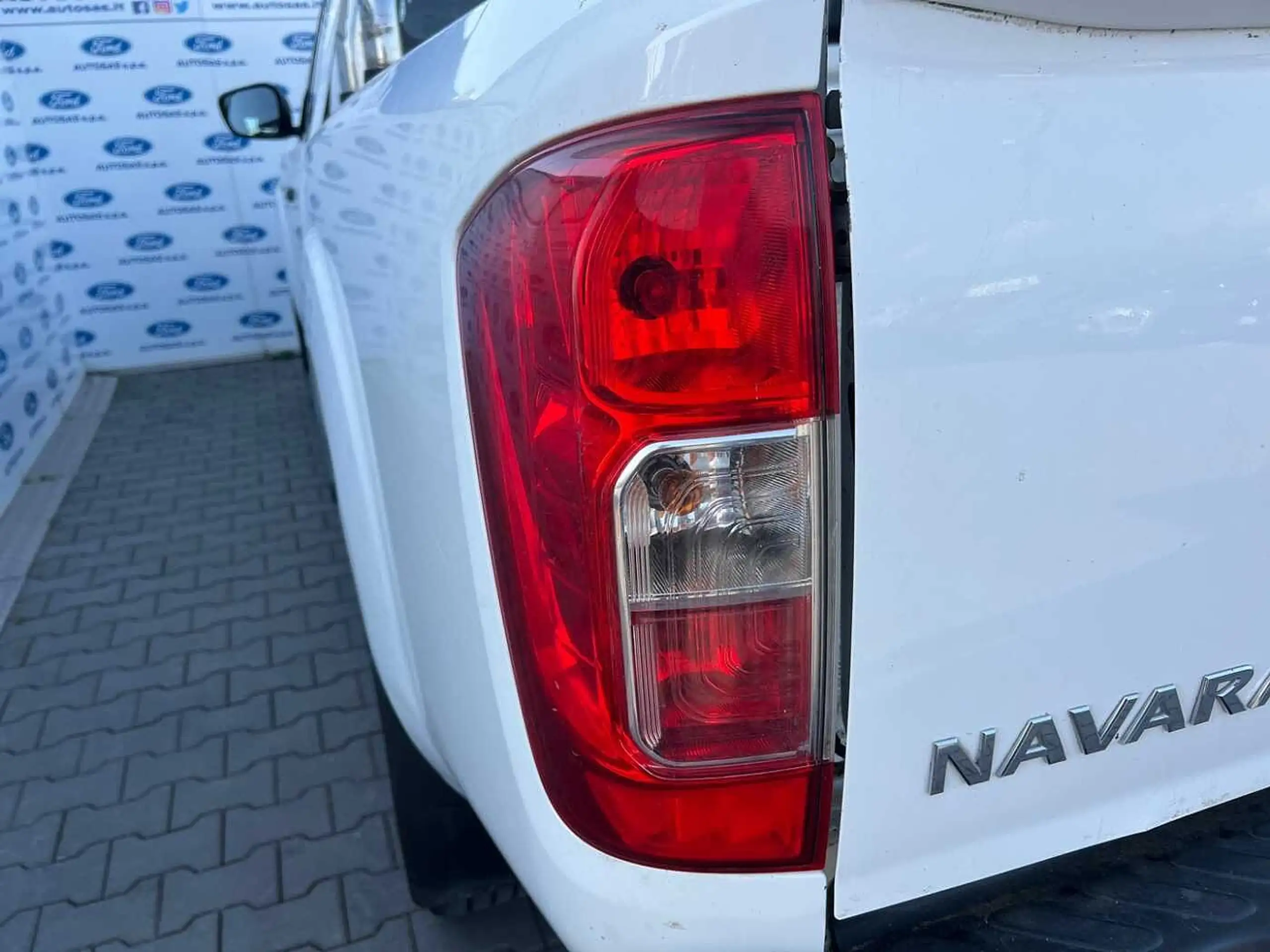 Nissan - Navara