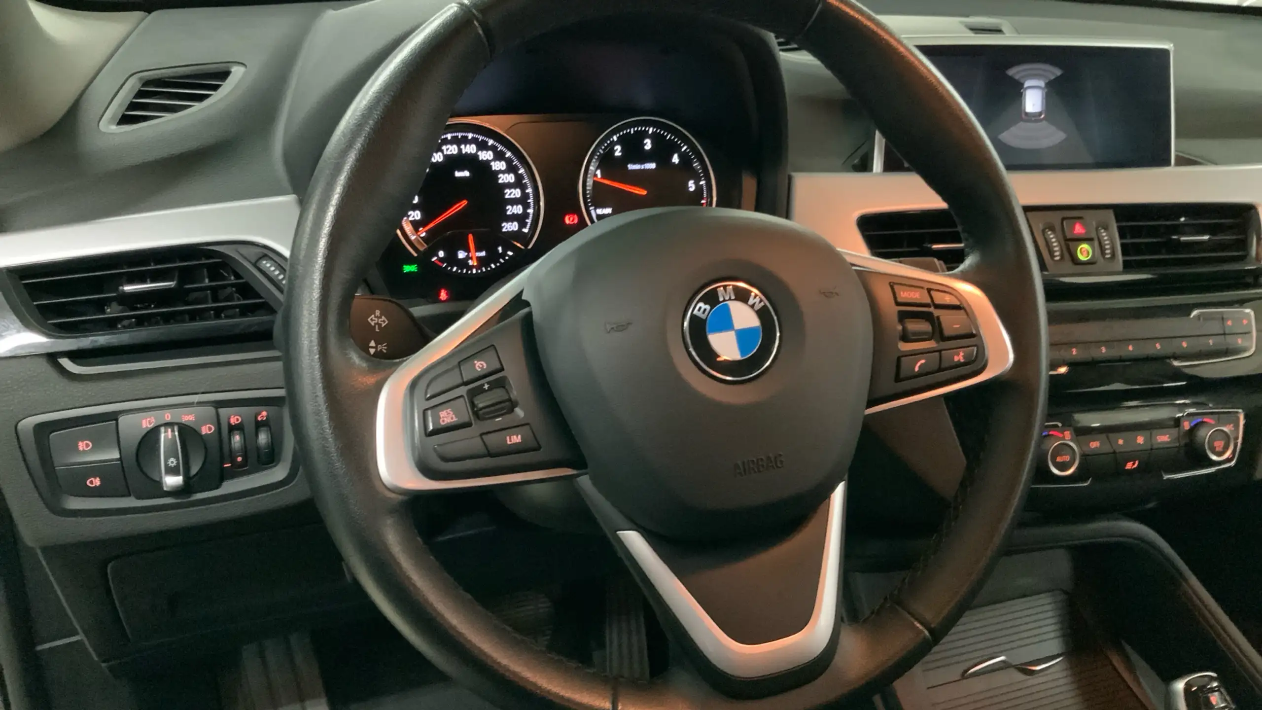 BMW - X1