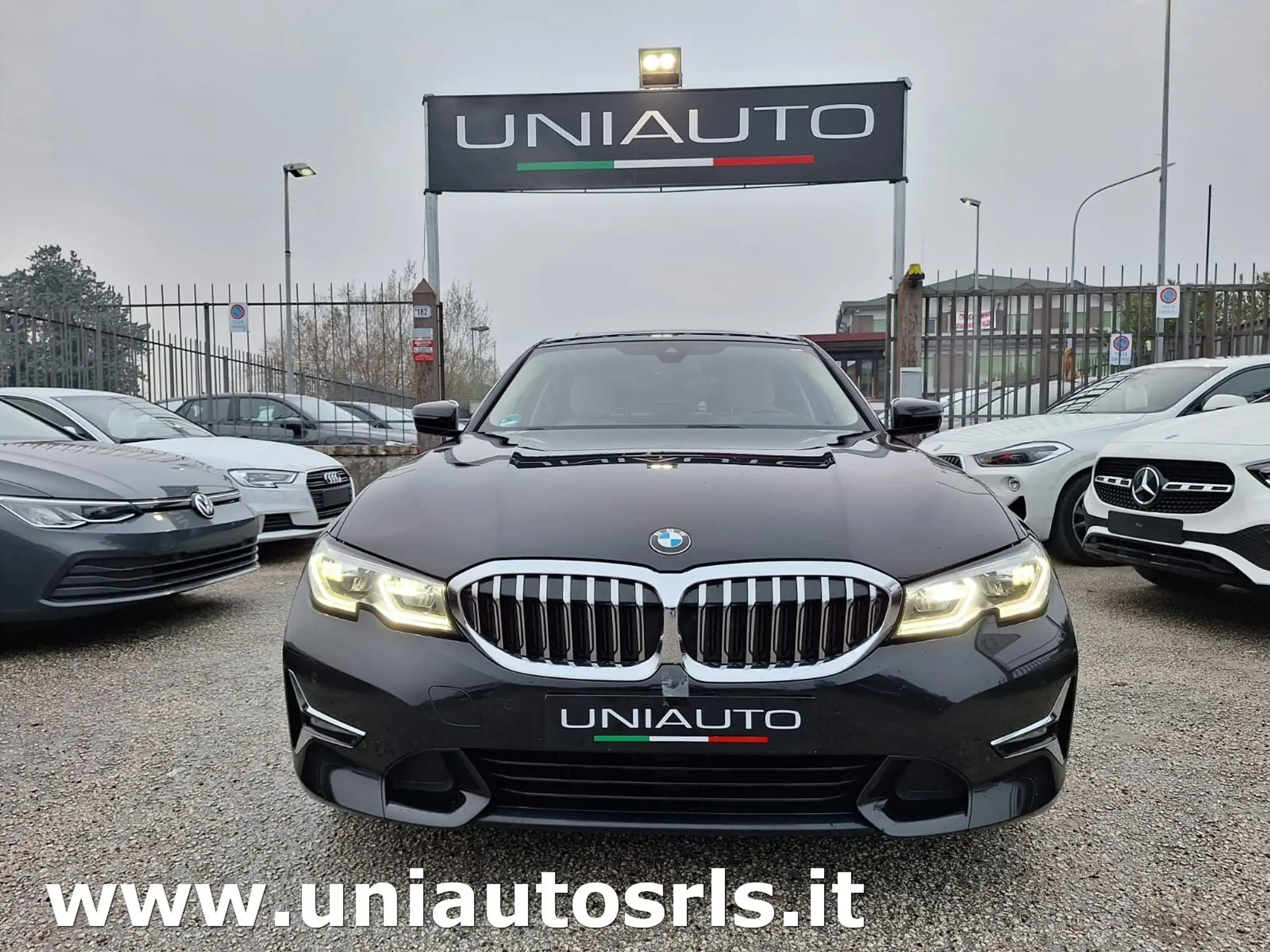 BMW 318 2019