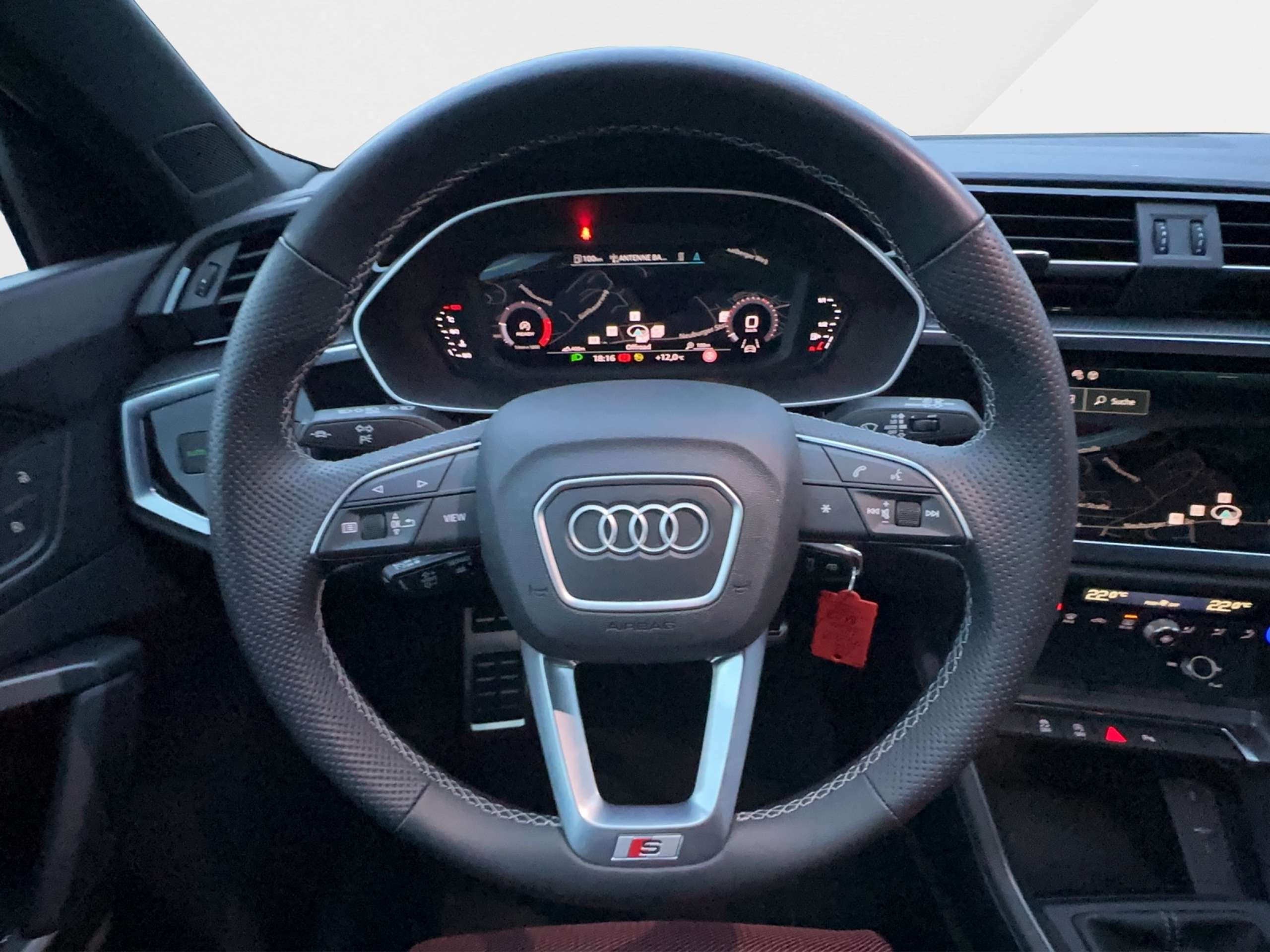 Audi - Q3