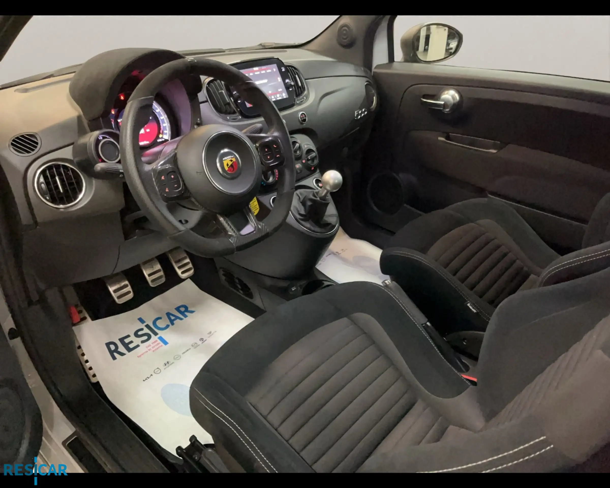 Abarth - 695