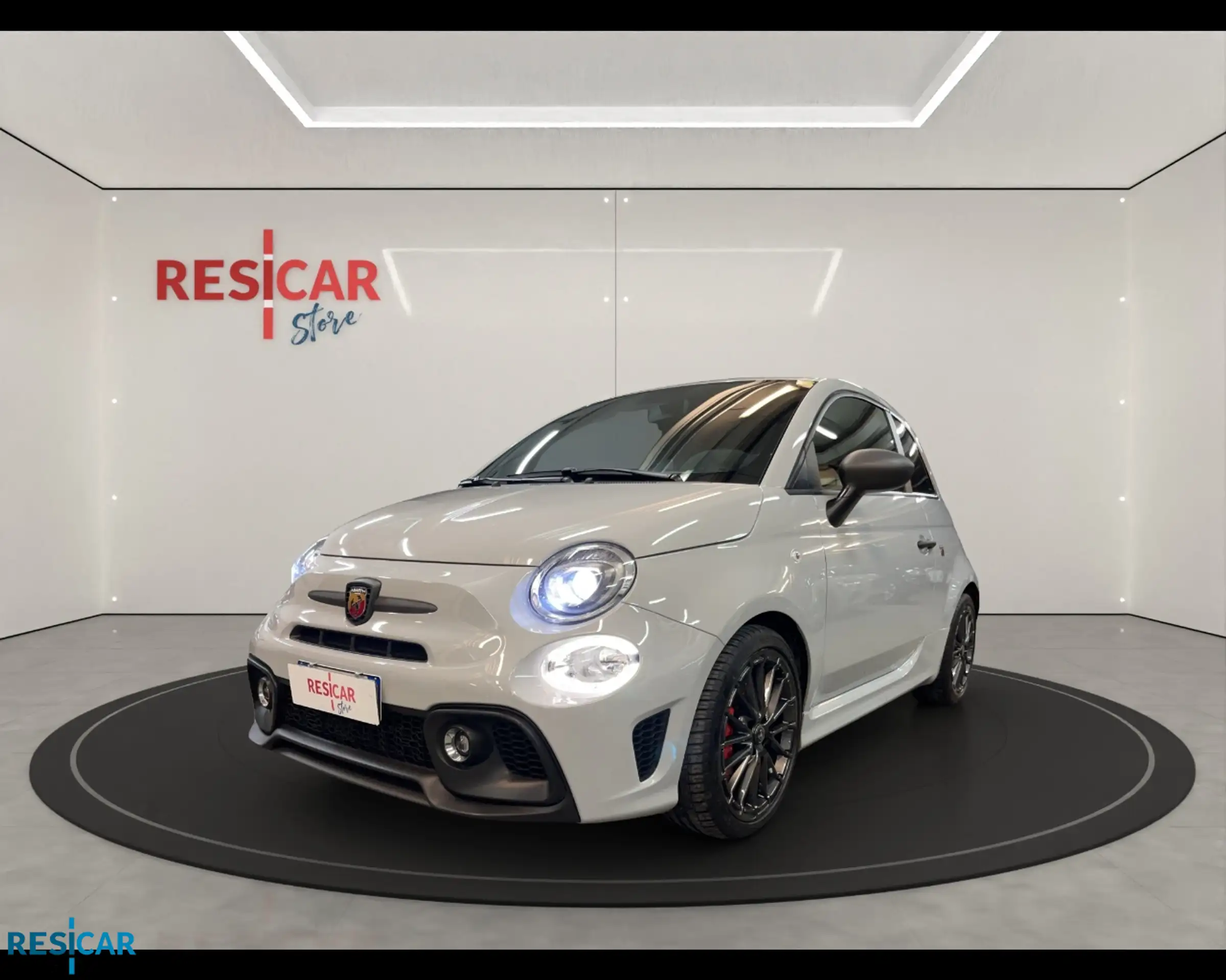 Abarth - 695