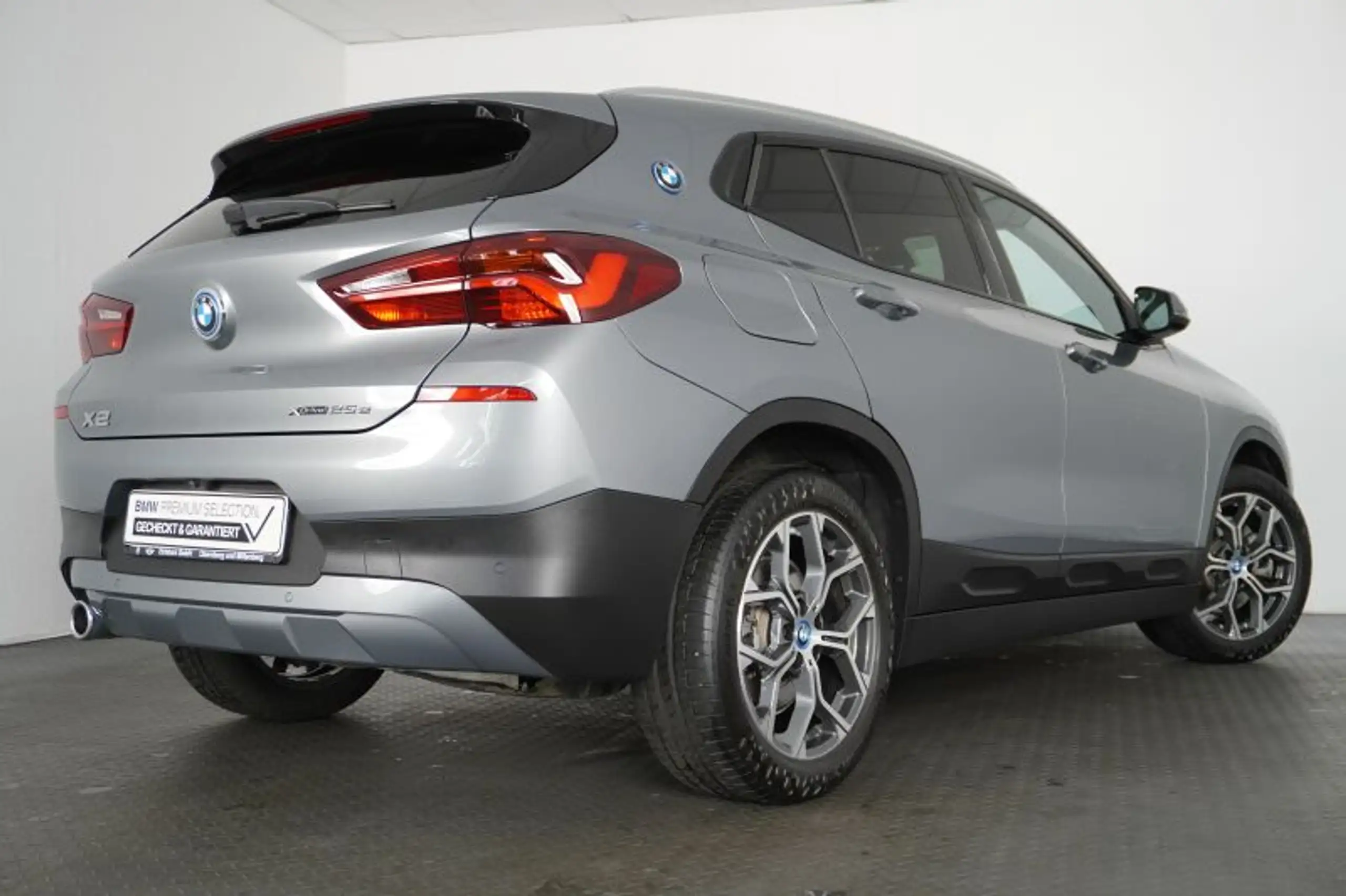 BMW - X2