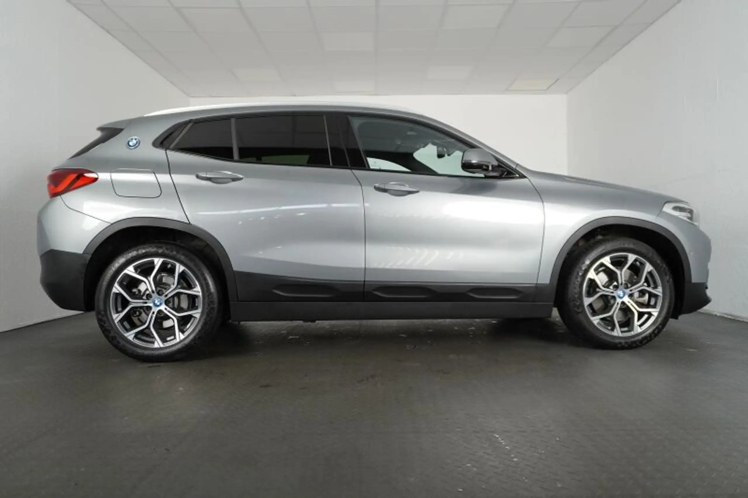 BMW - X2