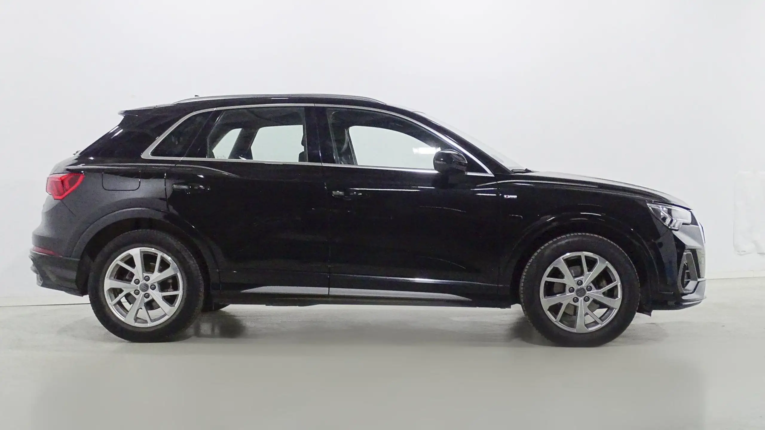 Audi - Q3