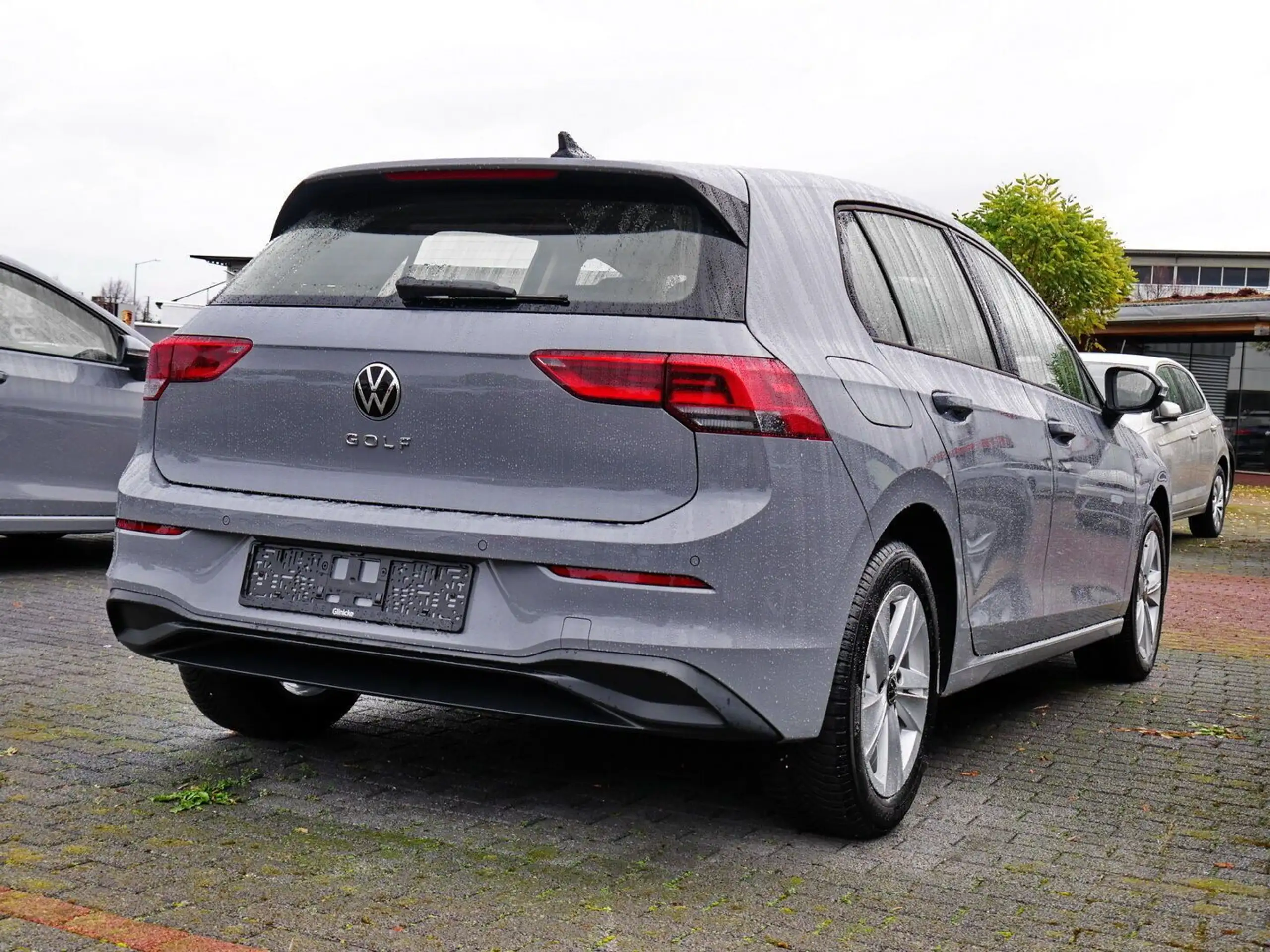 Volkswagen - Golf