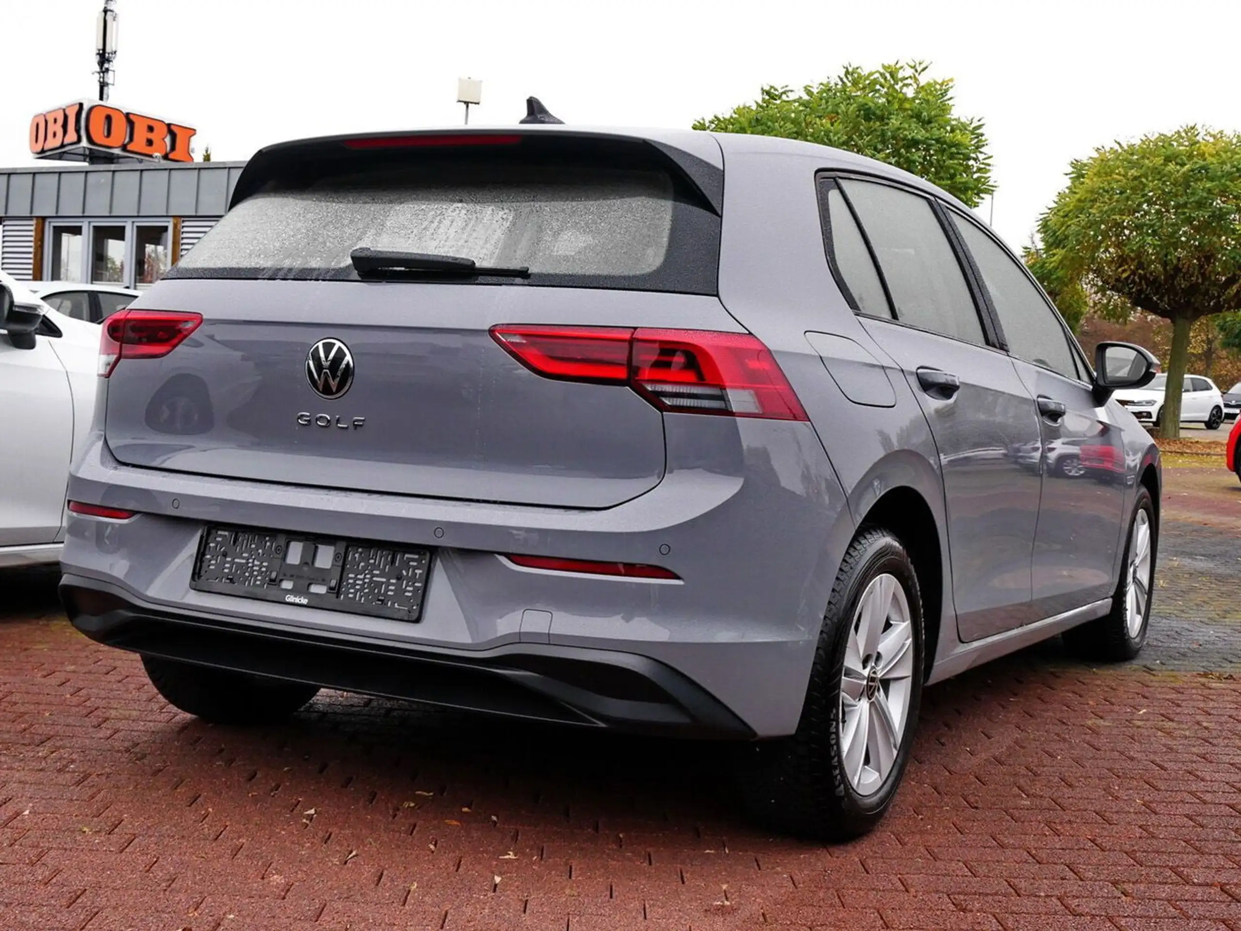 Volkswagen - Golf