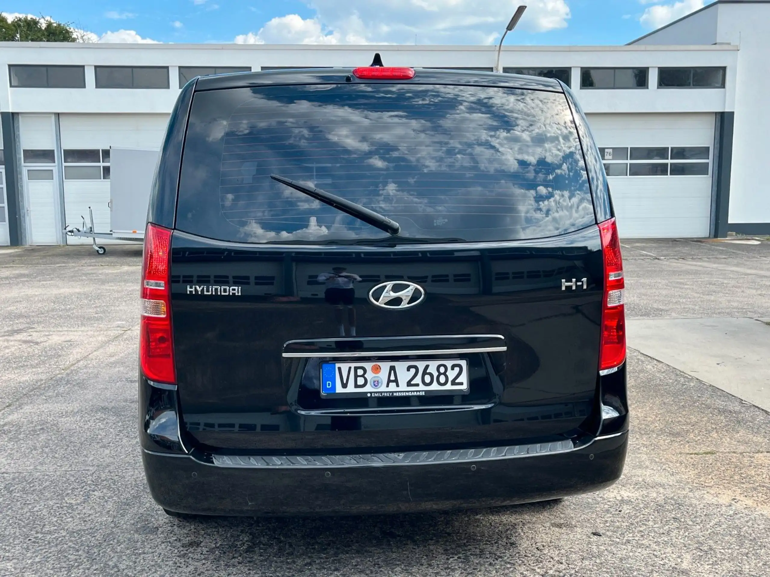 Hyundai - H-1