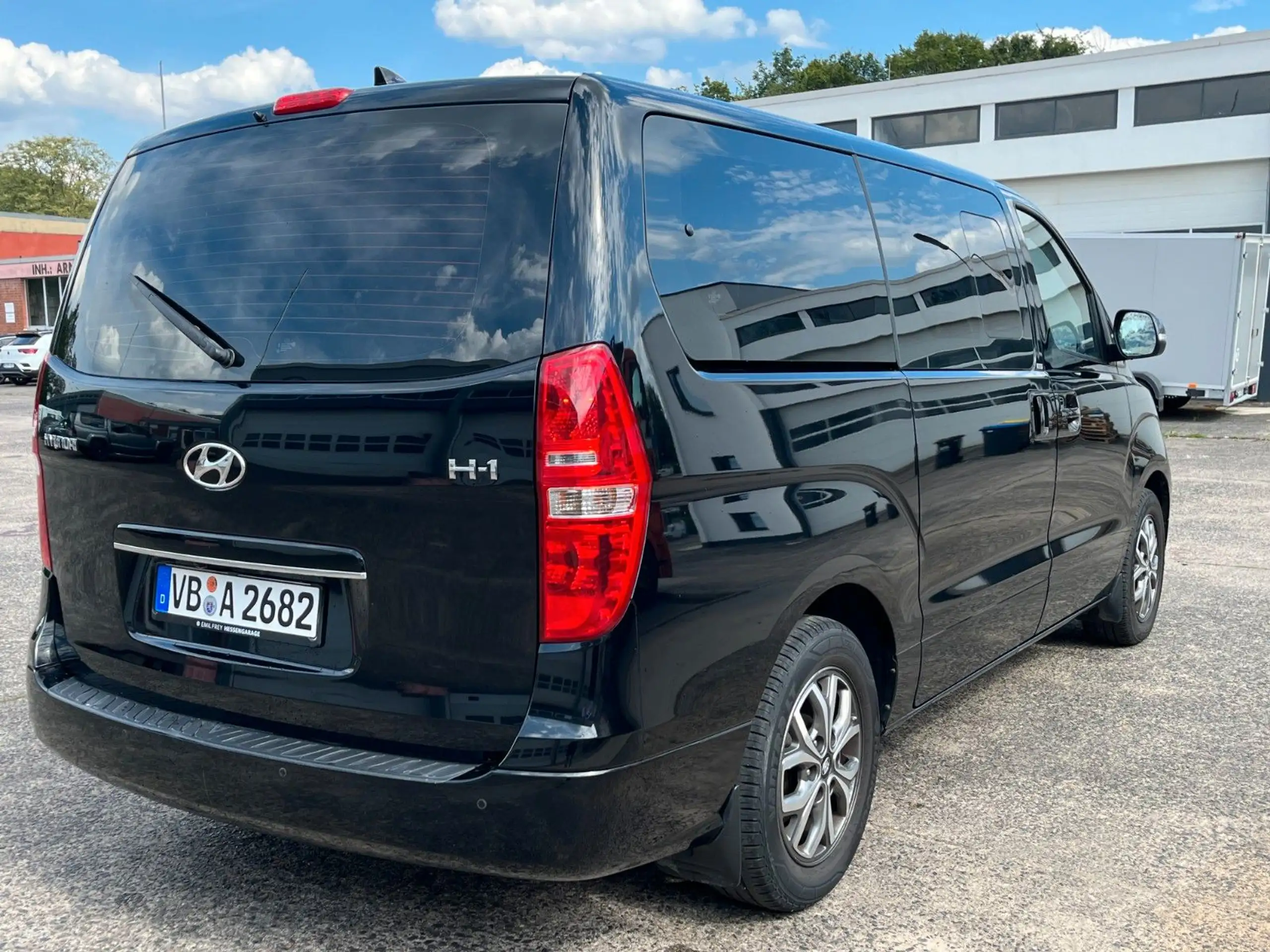 Hyundai - H-1