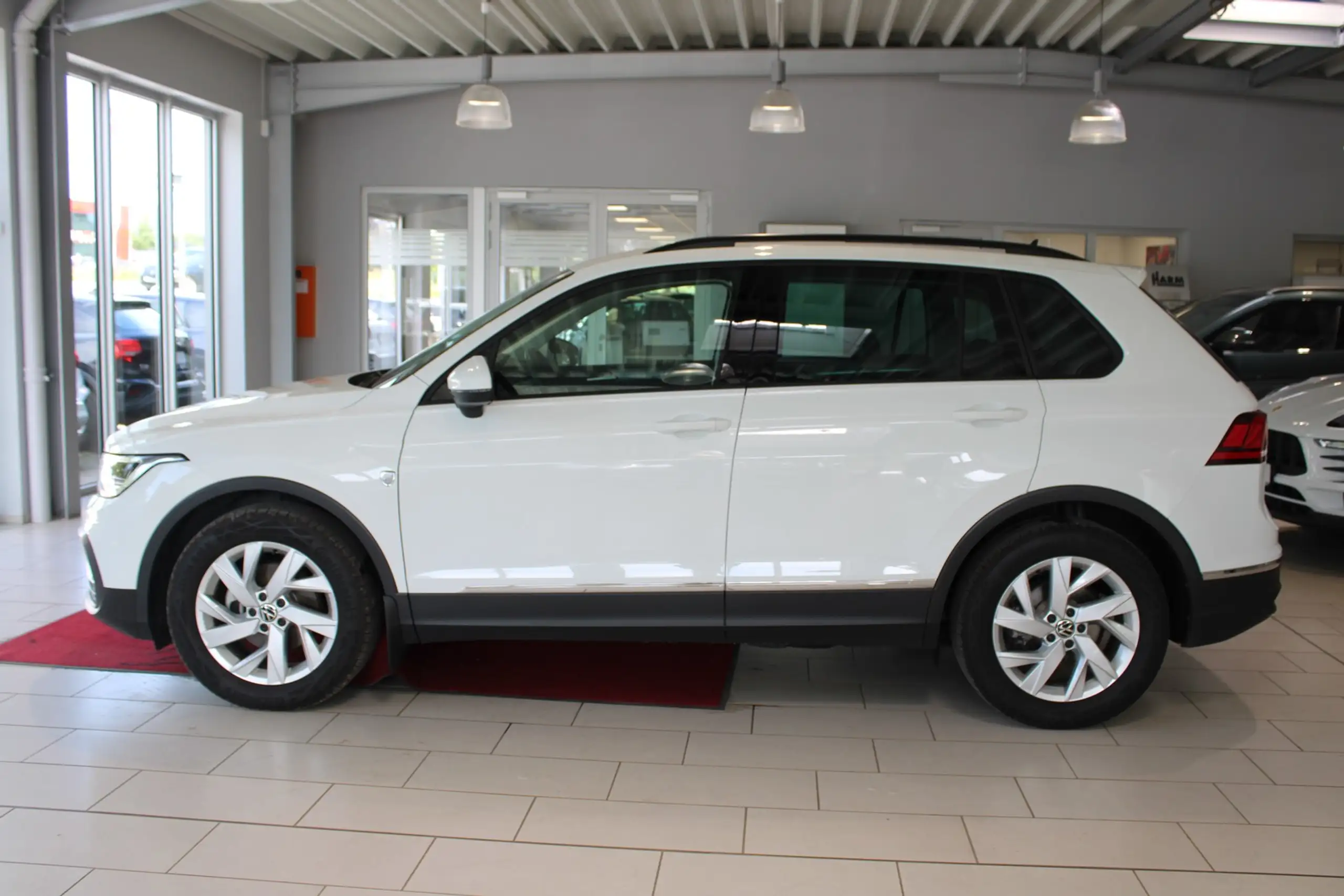 Volkswagen - Tiguan