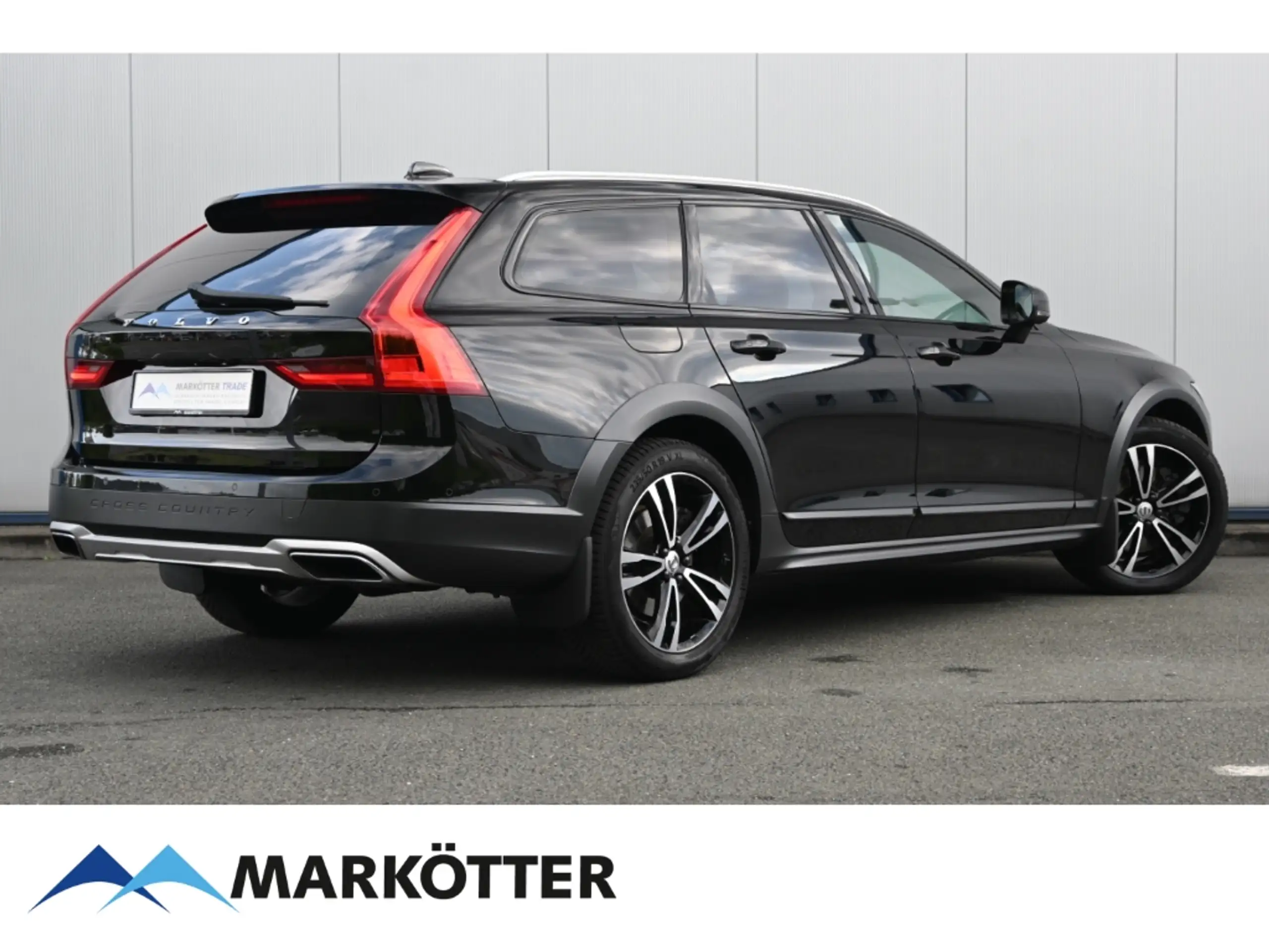 Volvo - V90