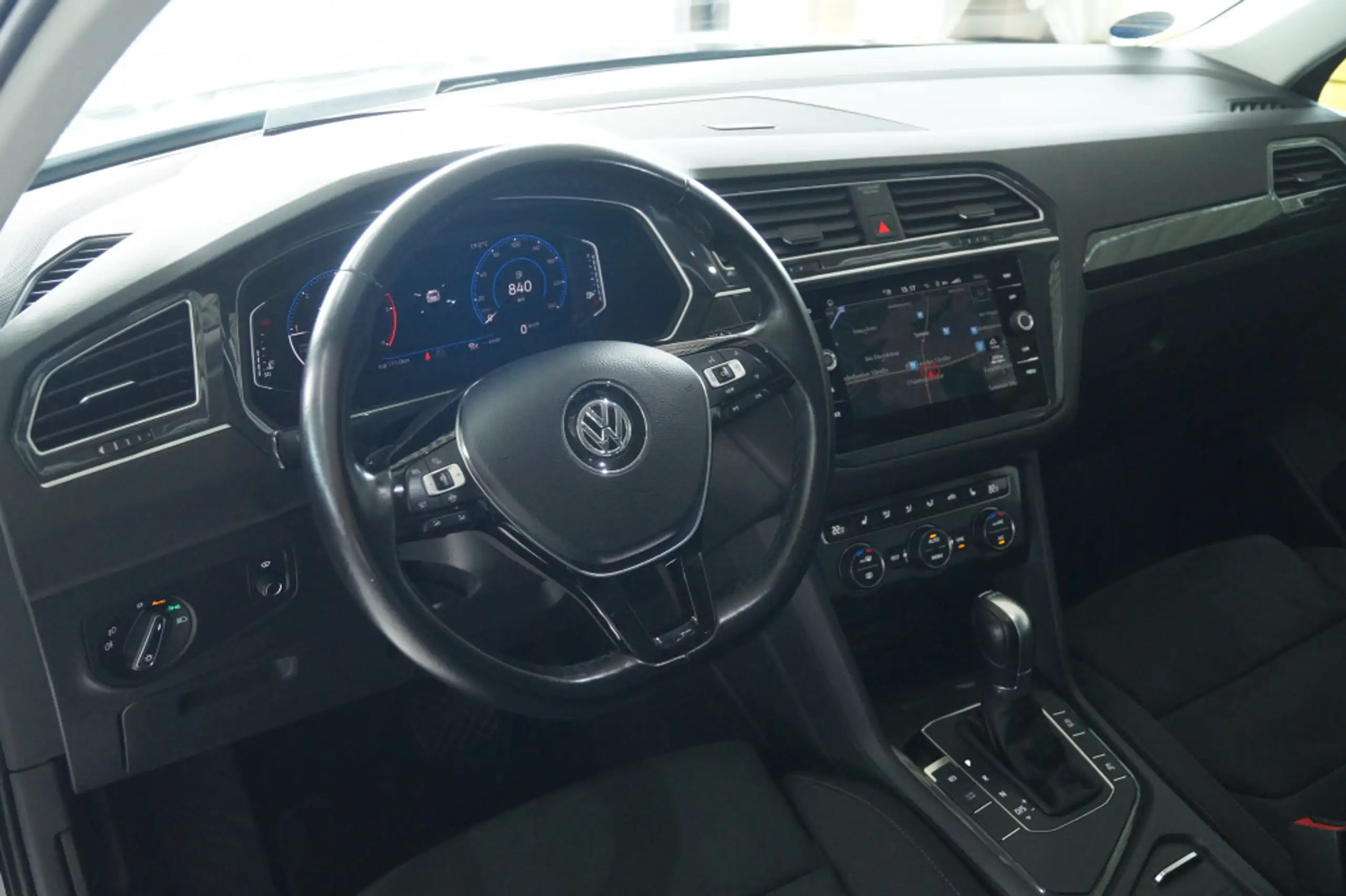 Volkswagen - Tiguan