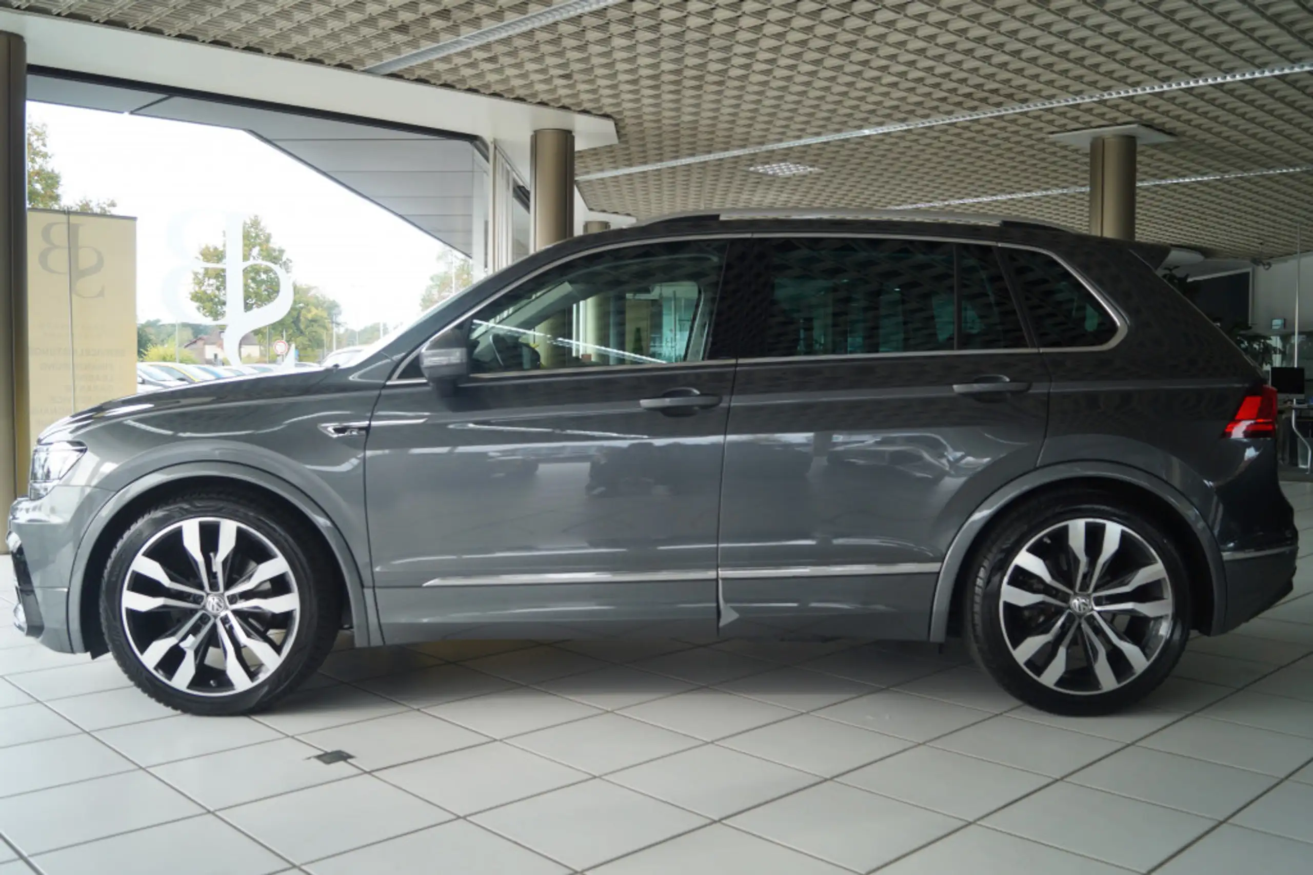 Volkswagen - Tiguan