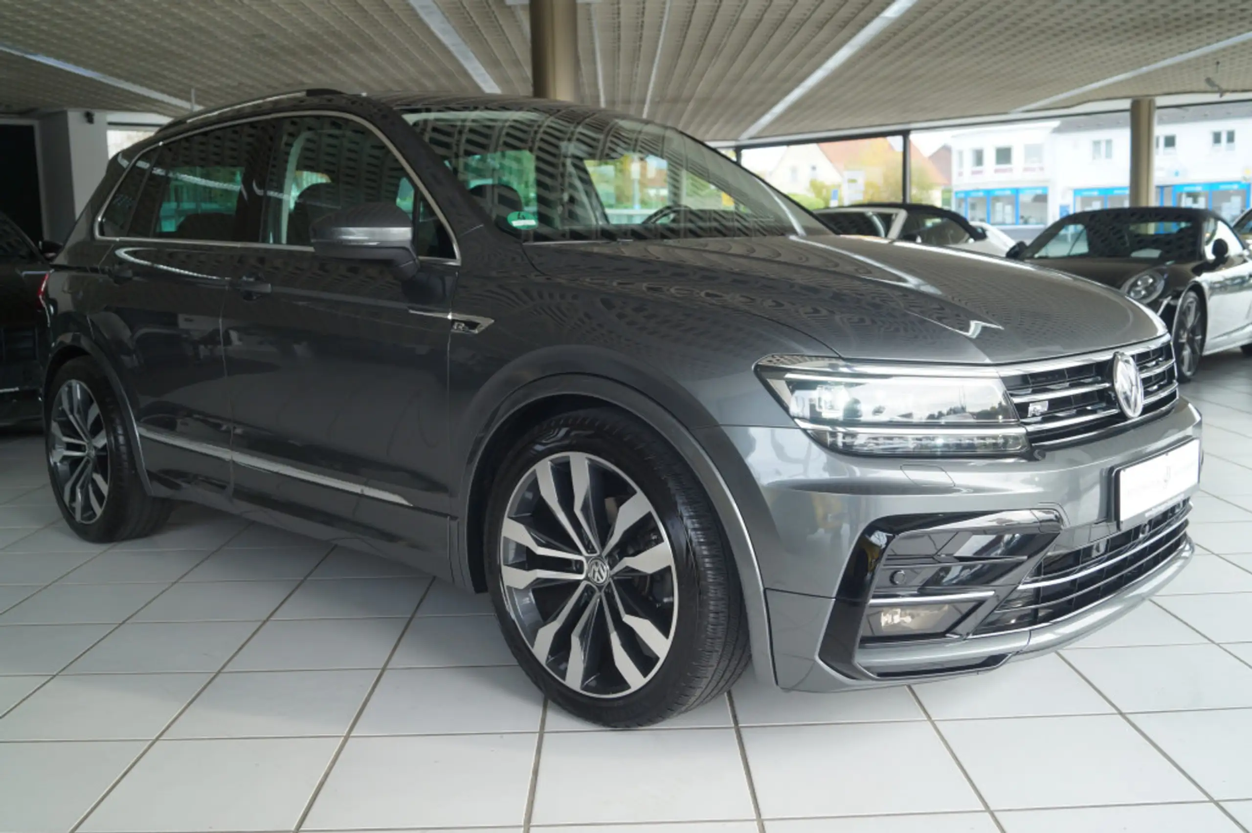 Volkswagen - Tiguan