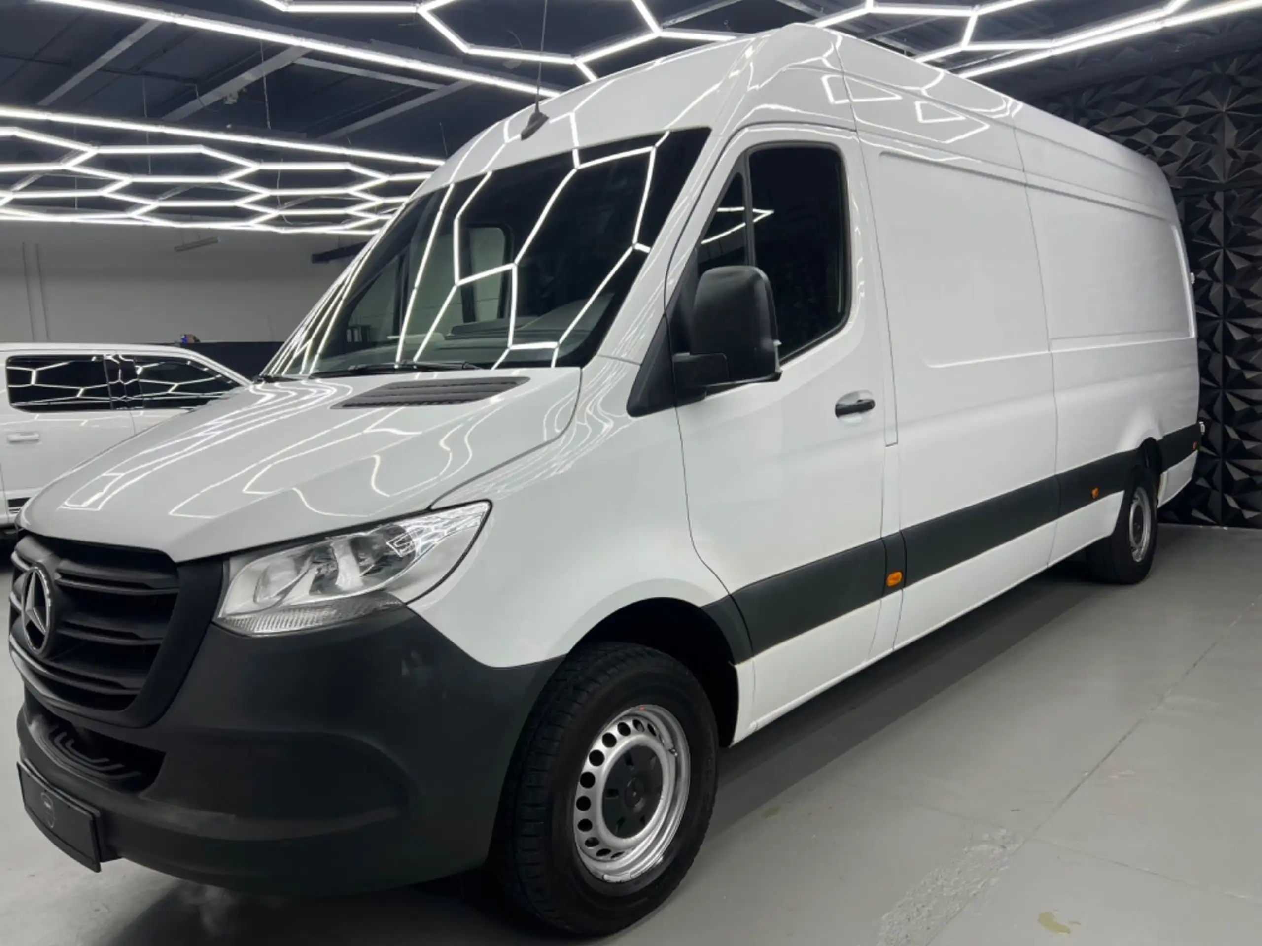 Mercedes-Benz - Sprinter