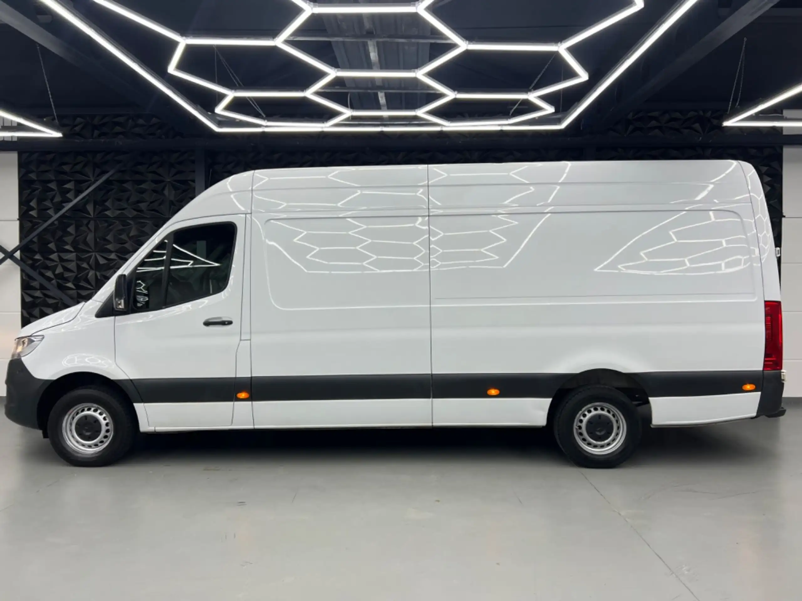 Mercedes-Benz - Sprinter