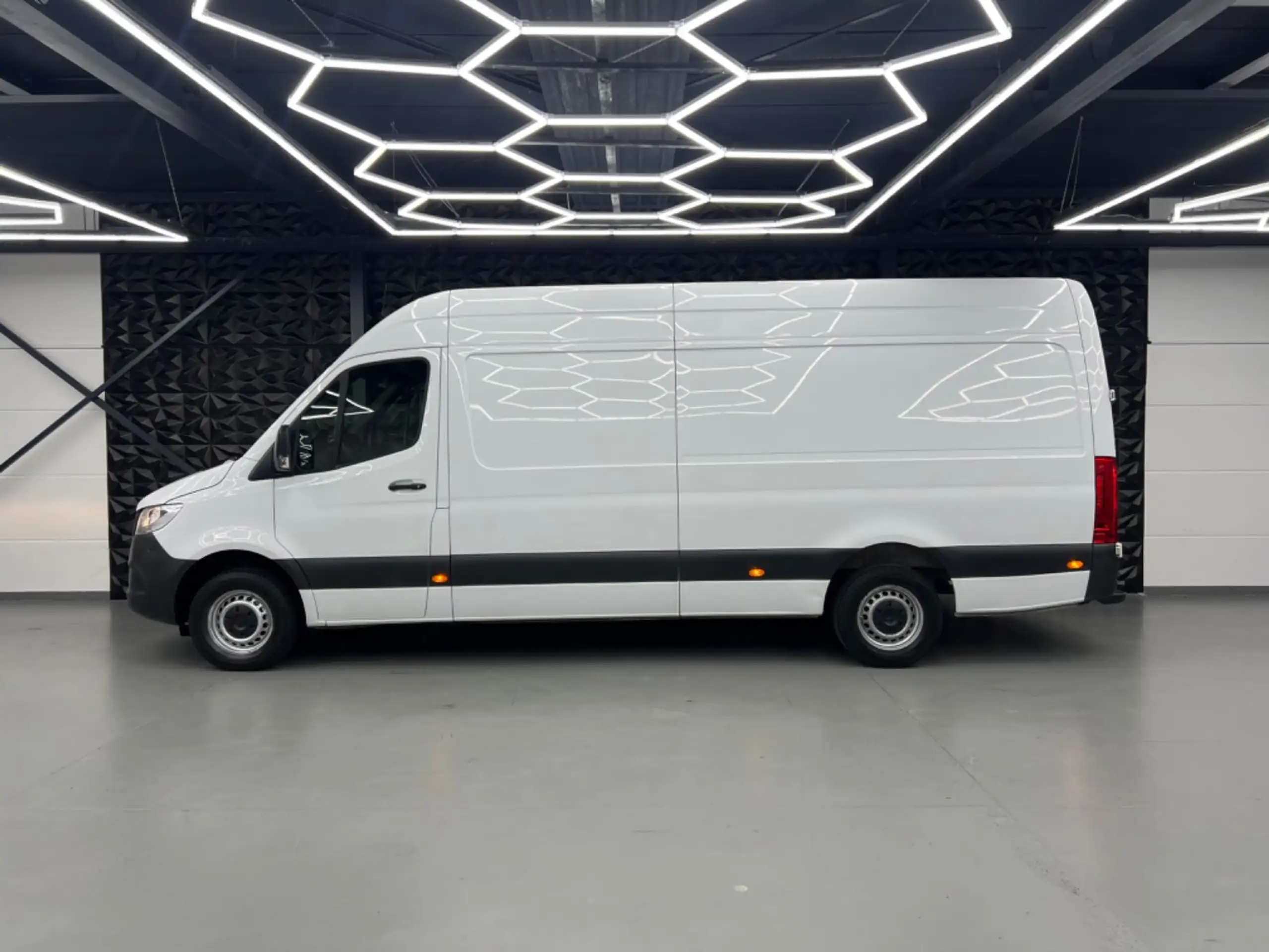 Mercedes-Benz - Sprinter